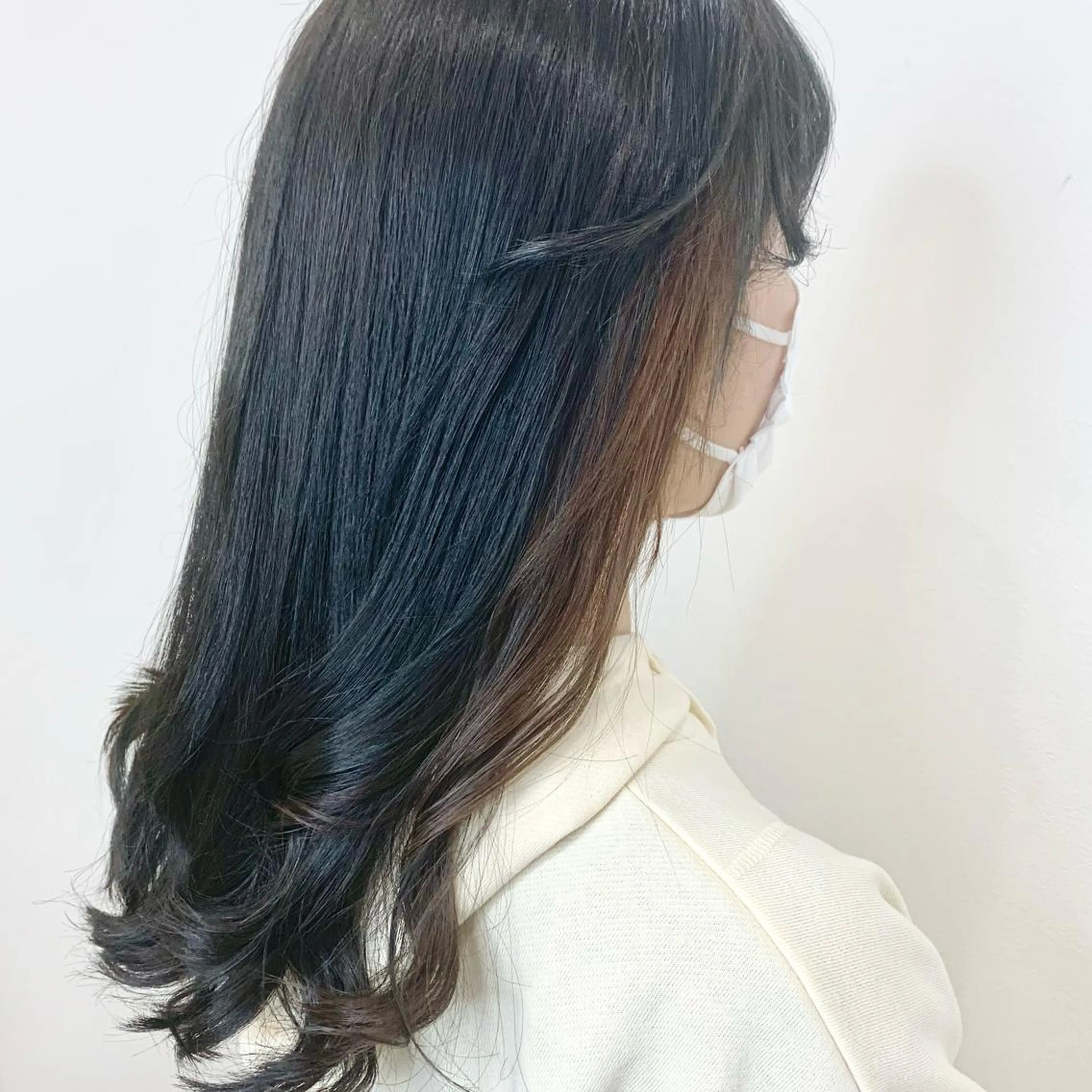 セミロング カラー グレージュ オリーブグレージュ オリーブグレー ヘアカラー トリートメント 中本 達也のヘアスタイル