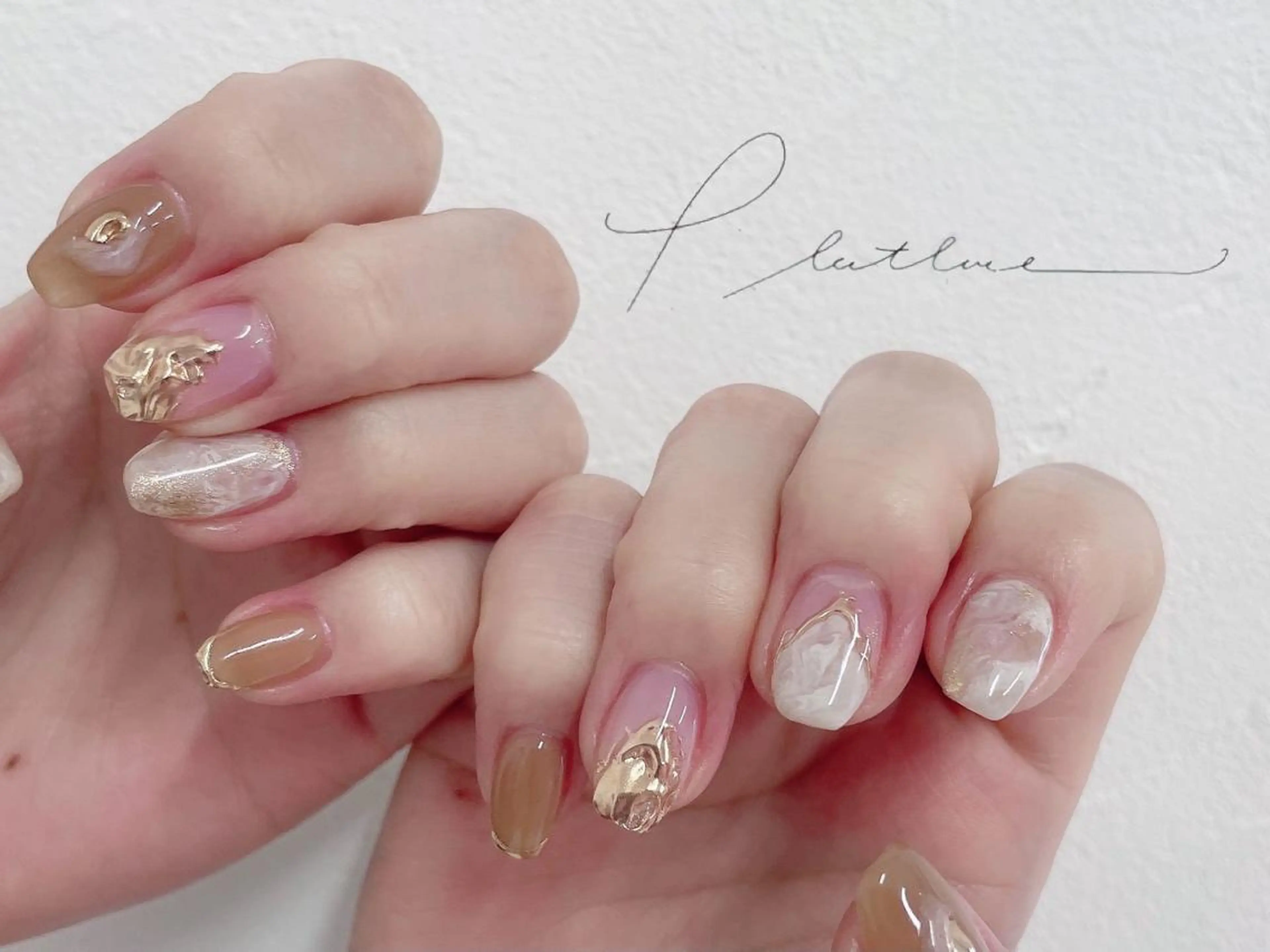ネイル アートネイル 持ち込み ニュアンスネイル Platluce .のネイルデザイン