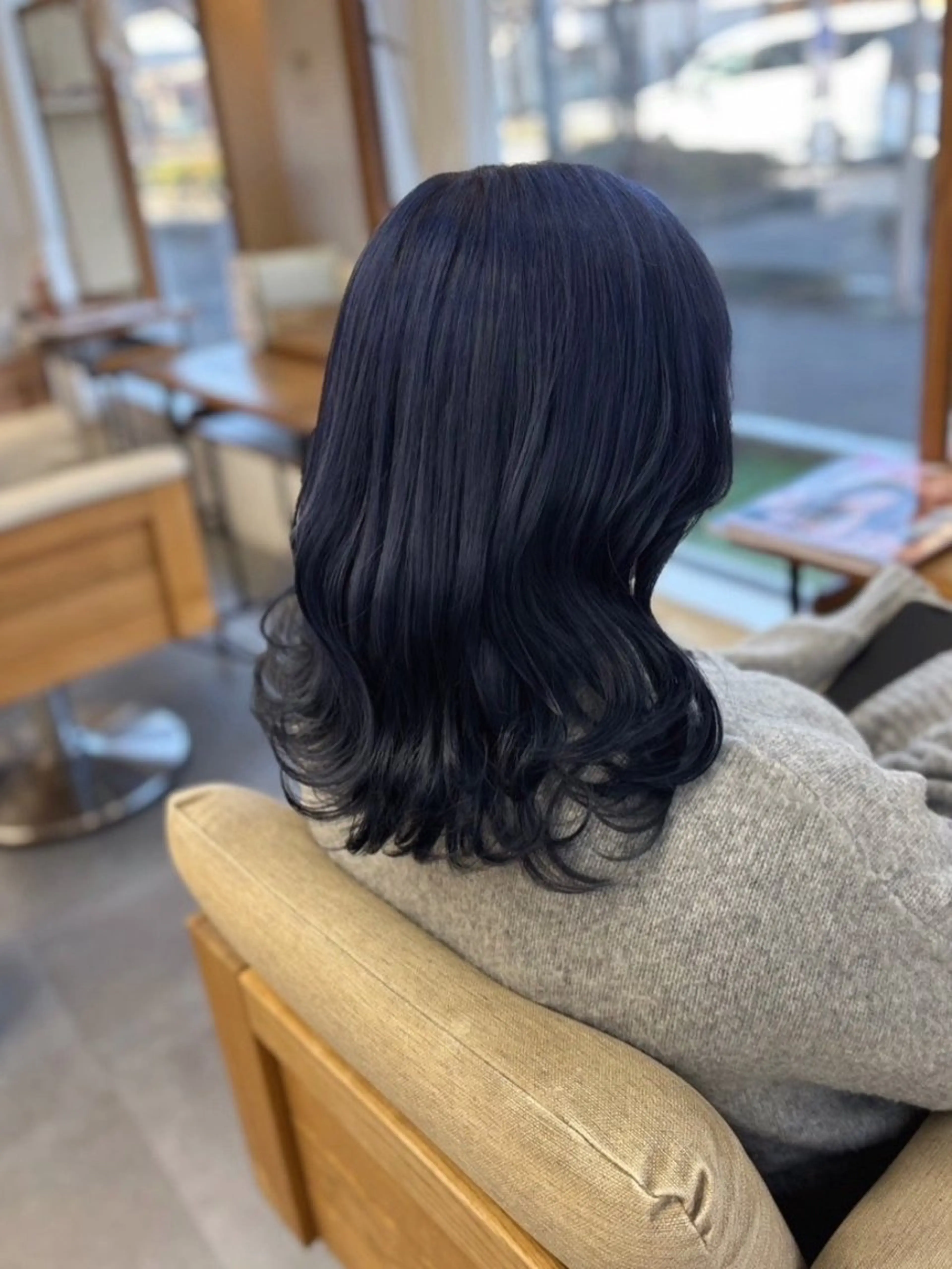 ミディアム ヘアカラー 青木 舞佳のヘアスタイル