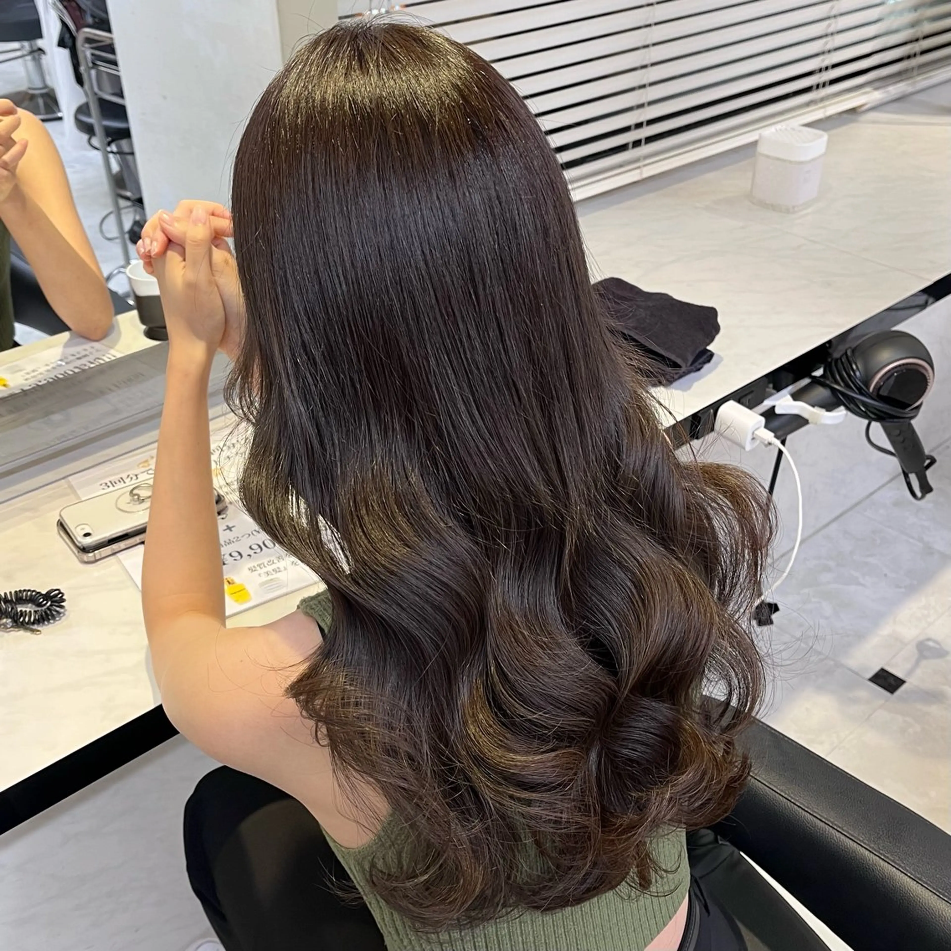 セミロング カラー ヘアカラー トリートメント ヘッドスパ ヘアセット 🍒透明感カラー🌨 🥕ハイトーンカラーのヘアスタイル