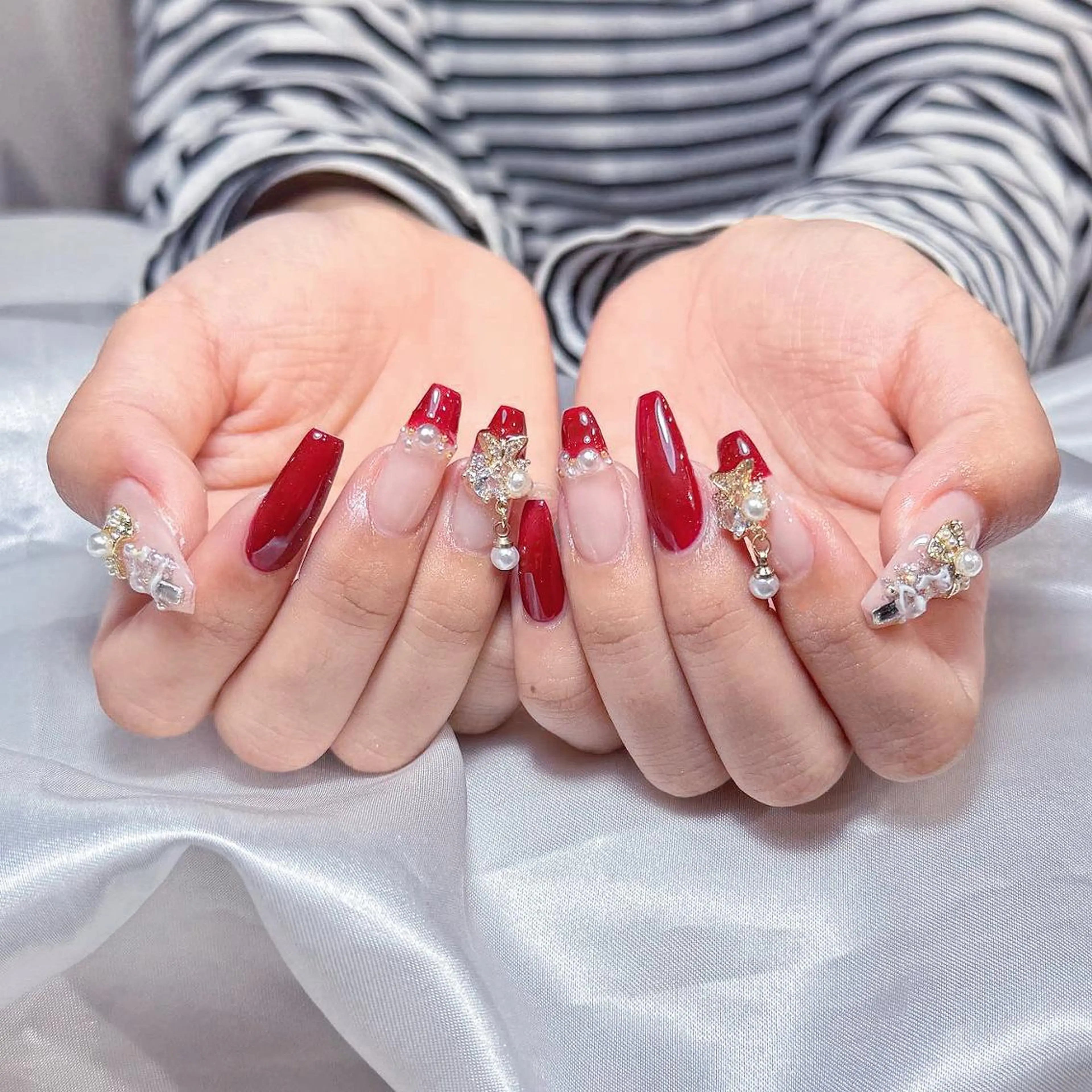 ネイル アートネイル オーロラネイル ガーリー キラキラネイル 韓国ネイル Nail Monsterのネイルデザイン