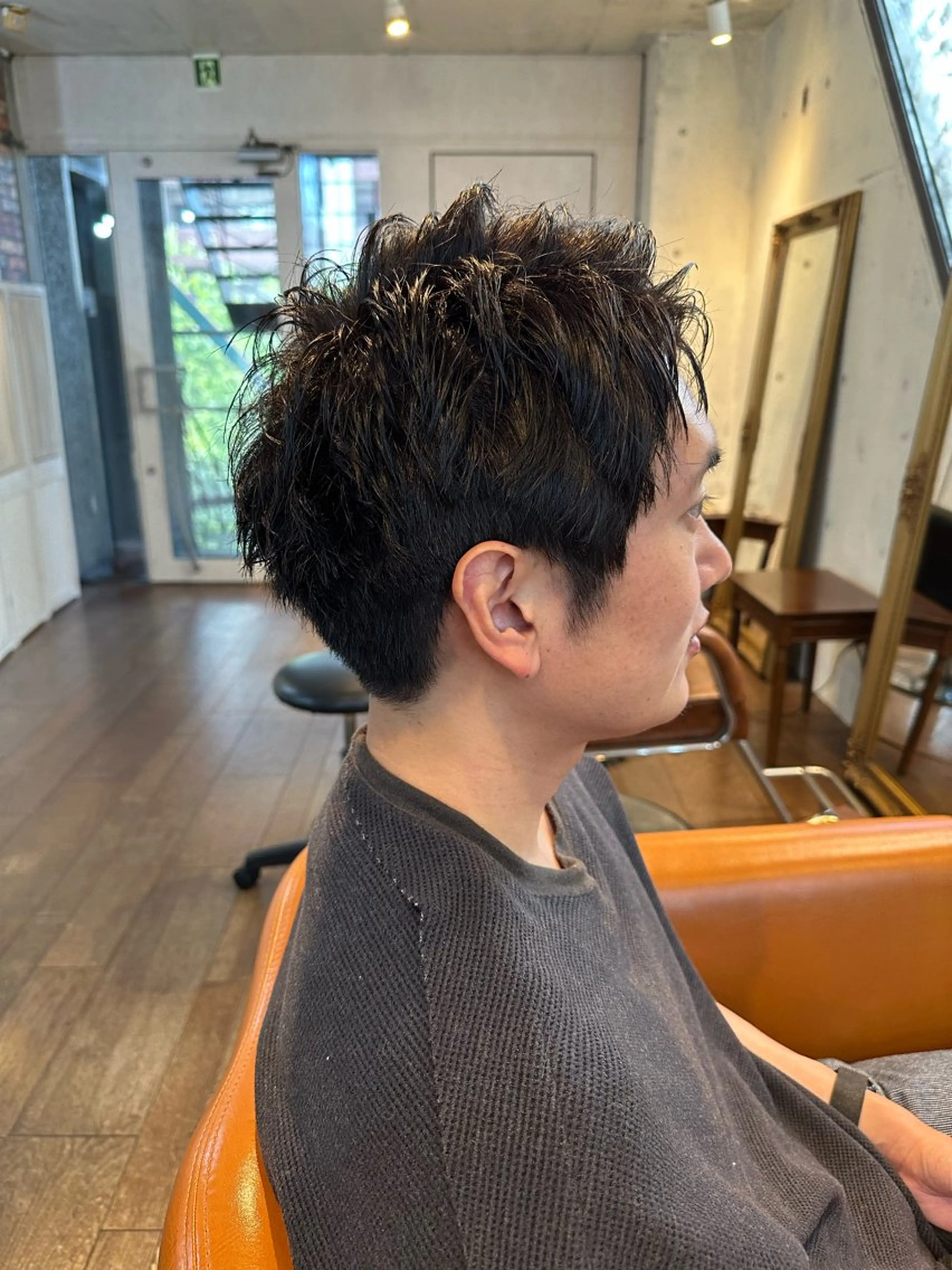 ショート カラー メンズ ビジネス 刈り上げ corona hairdesign KAZUE MAEDA所属・マエダ　カズエ🫶 coronahairのヘアスタイル
