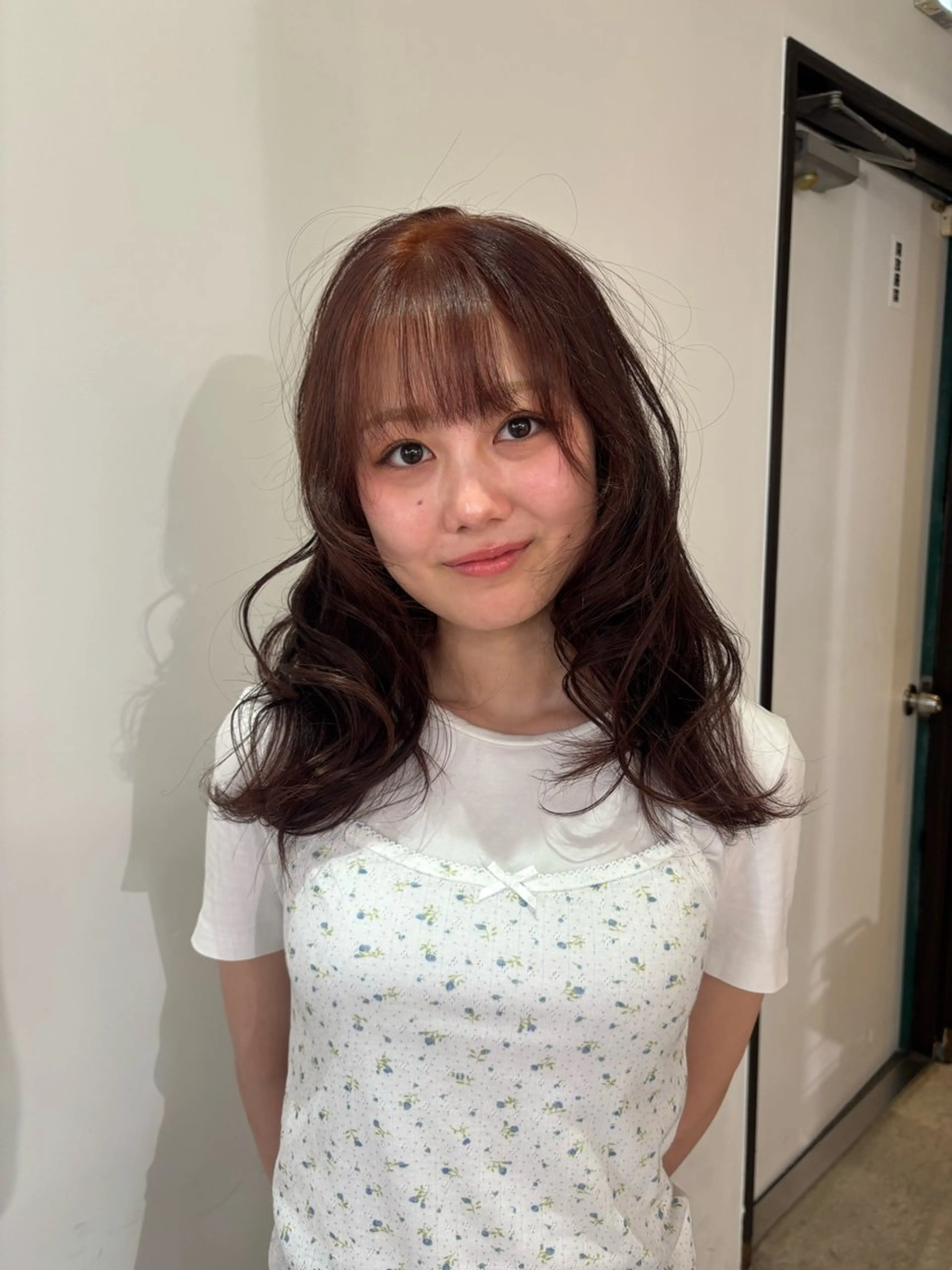 ミディアム カラー ベージュカラー ブリーチ ダブルカラー ブリーチなしカラー オレンジ ヘアカラー Yuna/ブリーチ ベージュ ヘアセットのヘアスタイル