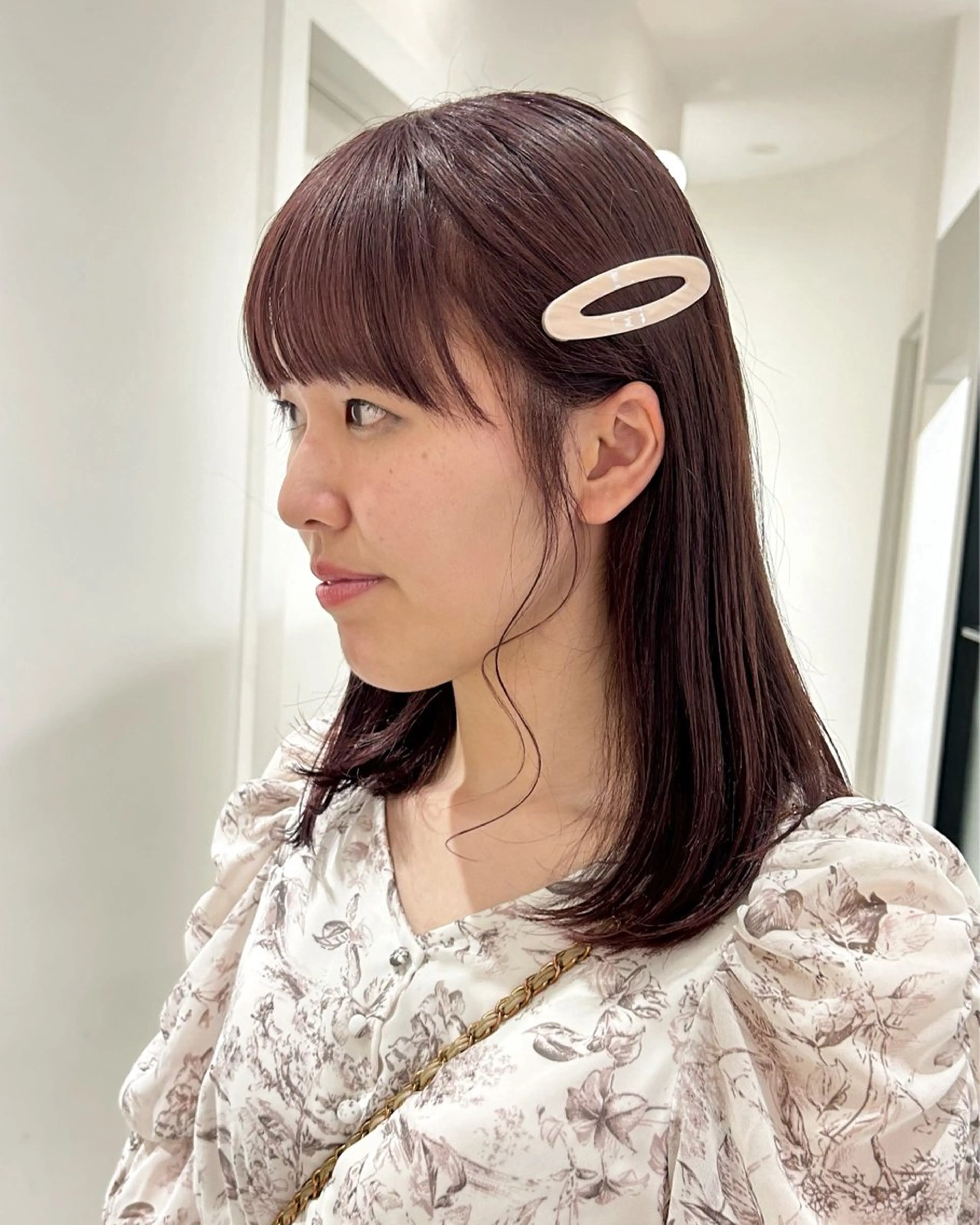 ミディアム カラー ブリーチ ヘアカラー オリーブベージュ/ ブリーチなし透明感のヘアスタイル