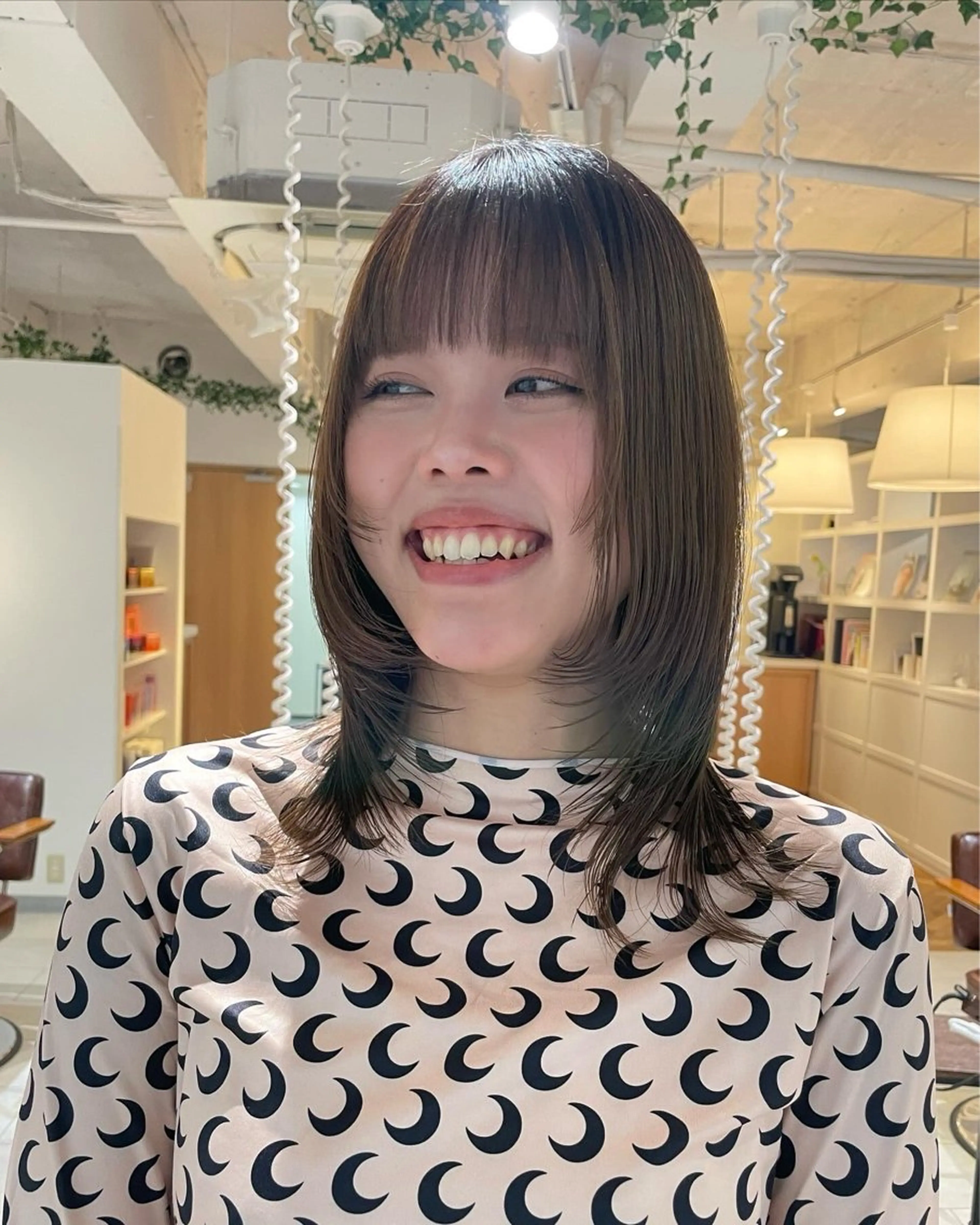 ミディアム カラー レイヤーカット カット トリートメント Ogata Marinaのヘアスタイル