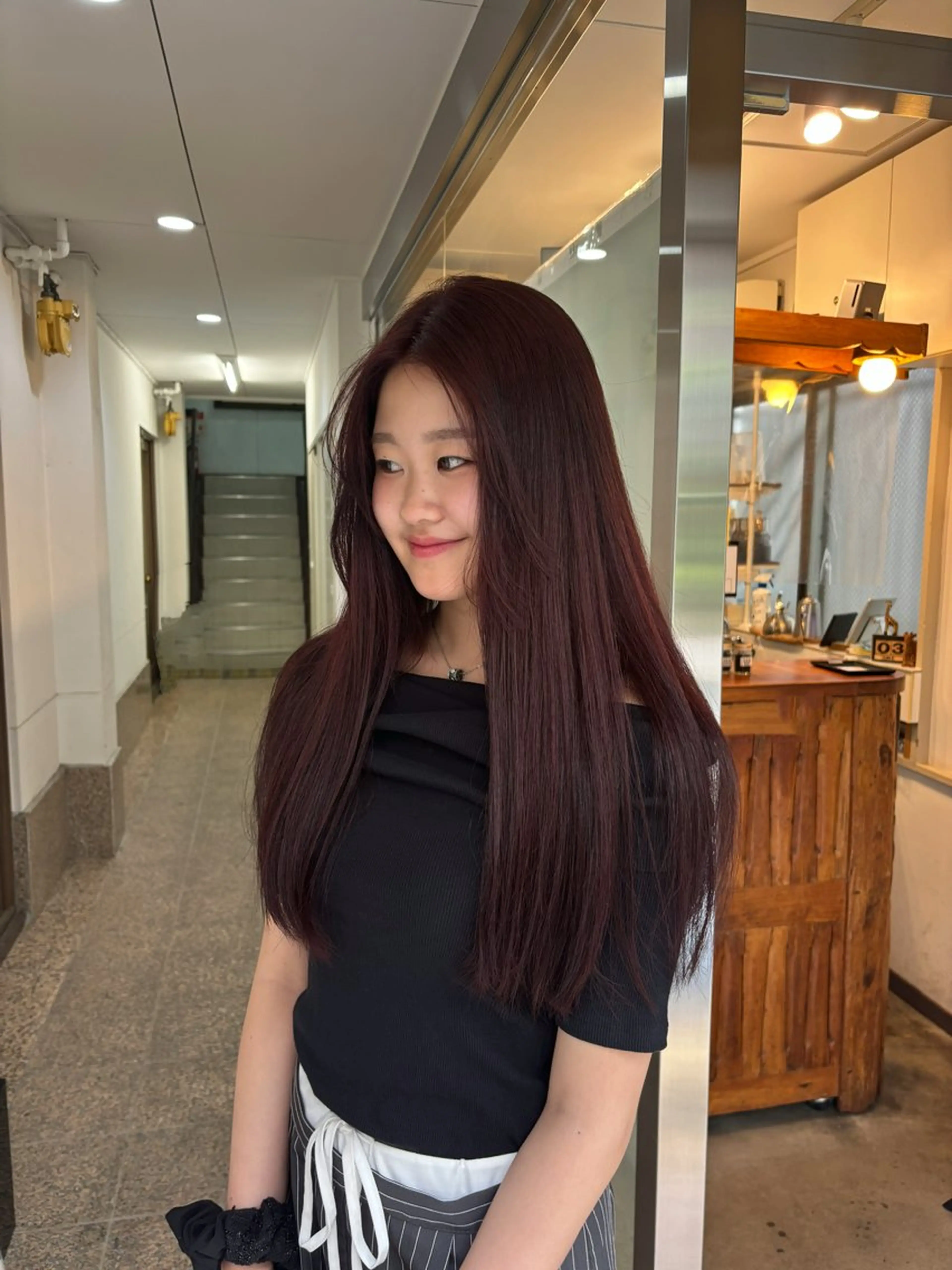 カラー 安藤 ましろのヘアスタイル