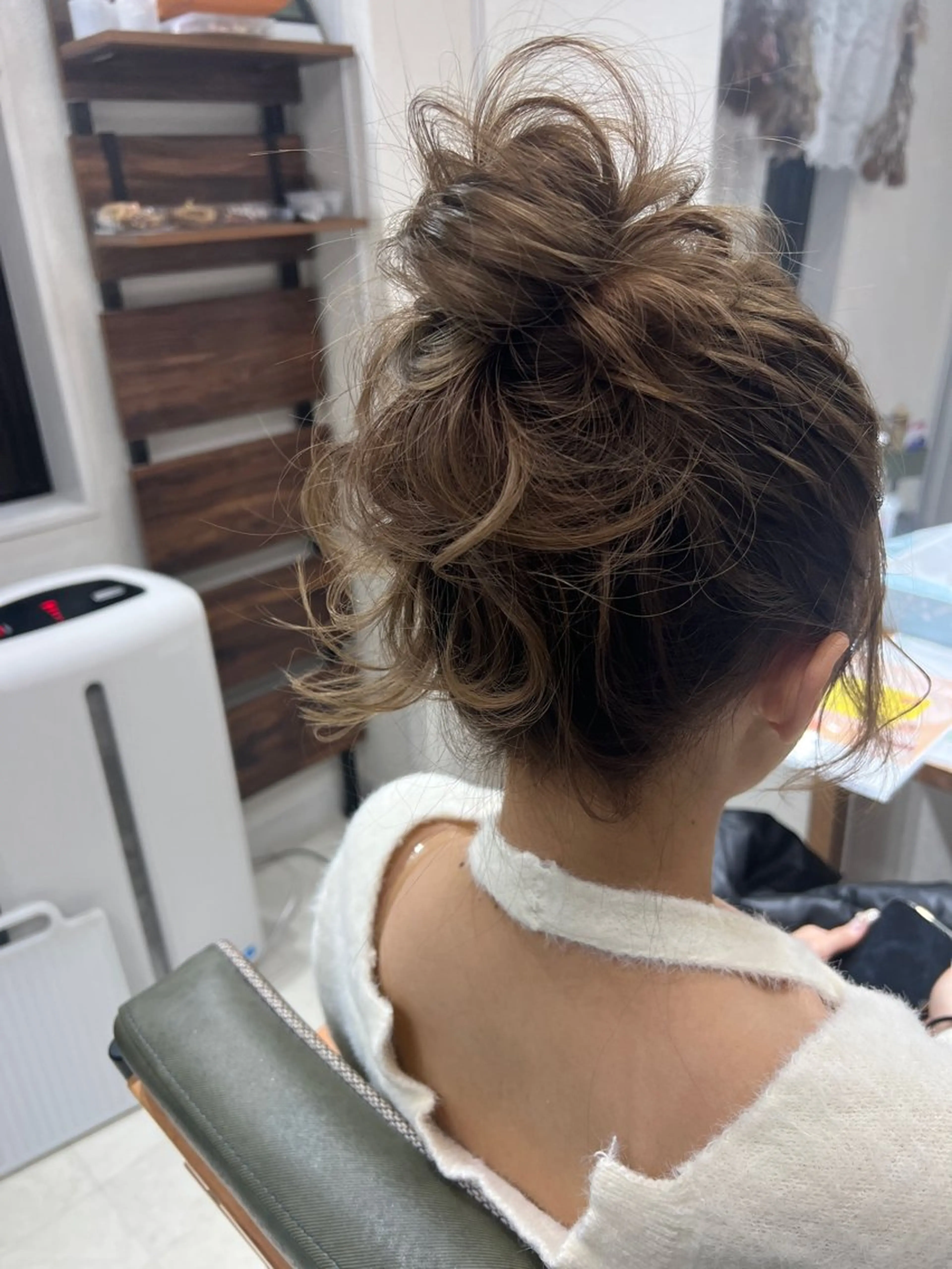 ロング ヘアアレンジ お団子ヘア 山室 敬義のヘアスタイル