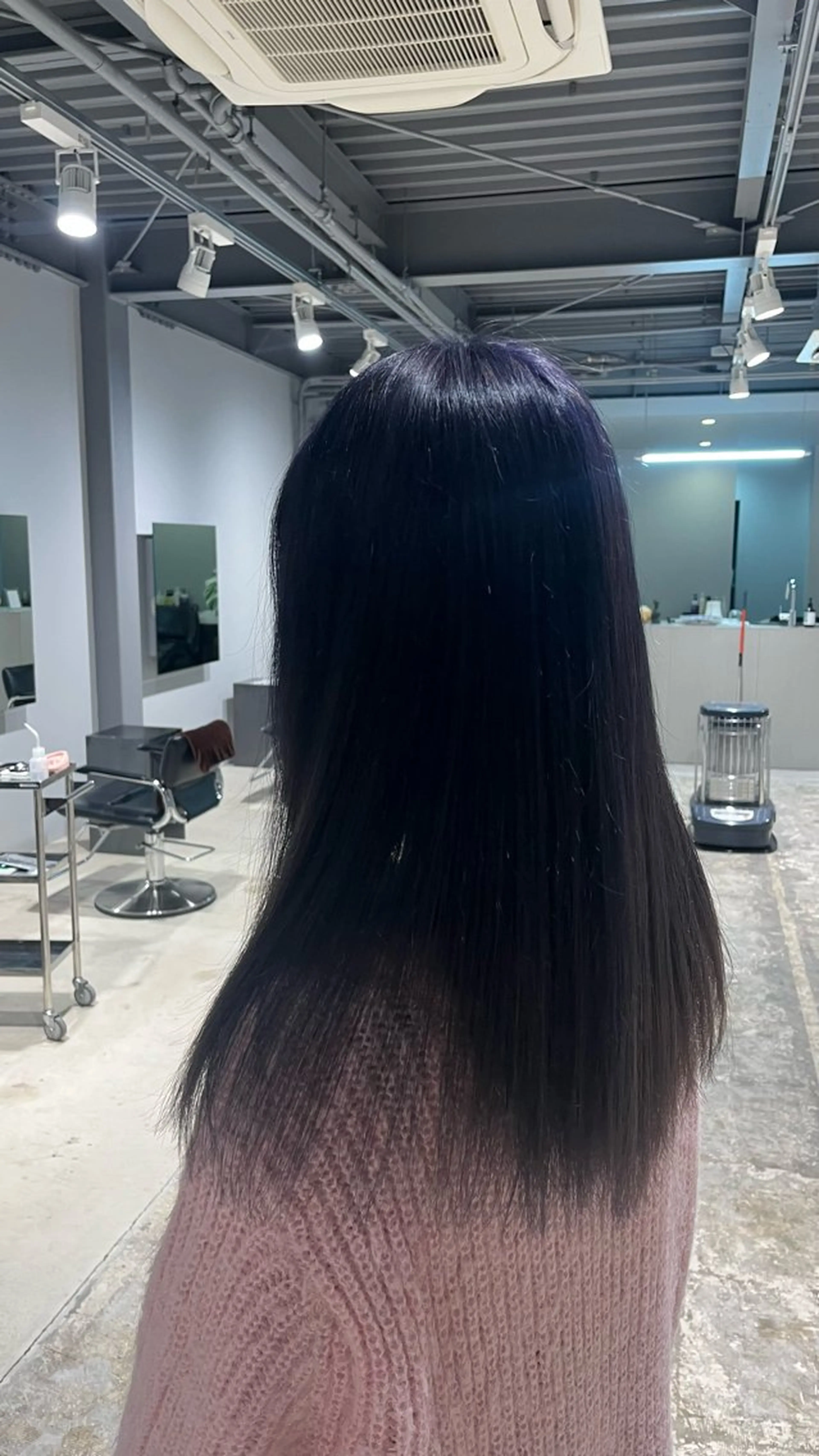 セミロング カラー ブルーカラー ブルーバイオレット バイオレットカラー One momokaのヘアスタイル