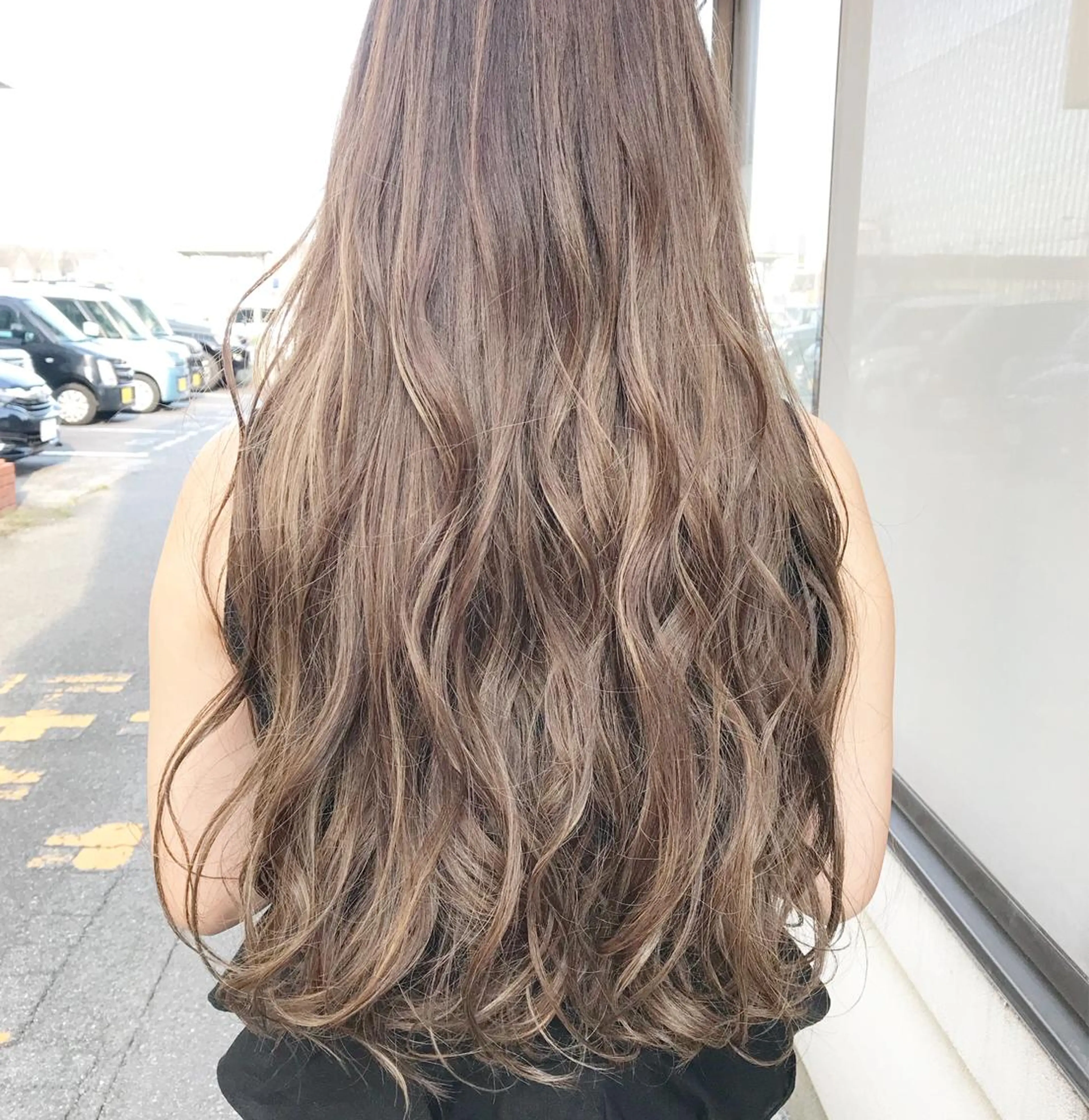 ロング カラー ヘアアレンジ お団子ヘア 切りっぱなしボブ バレイヤージュ ブリーチ グラデーションカラー Mariana/ 鶴原-ハイライトのヘアスタイル