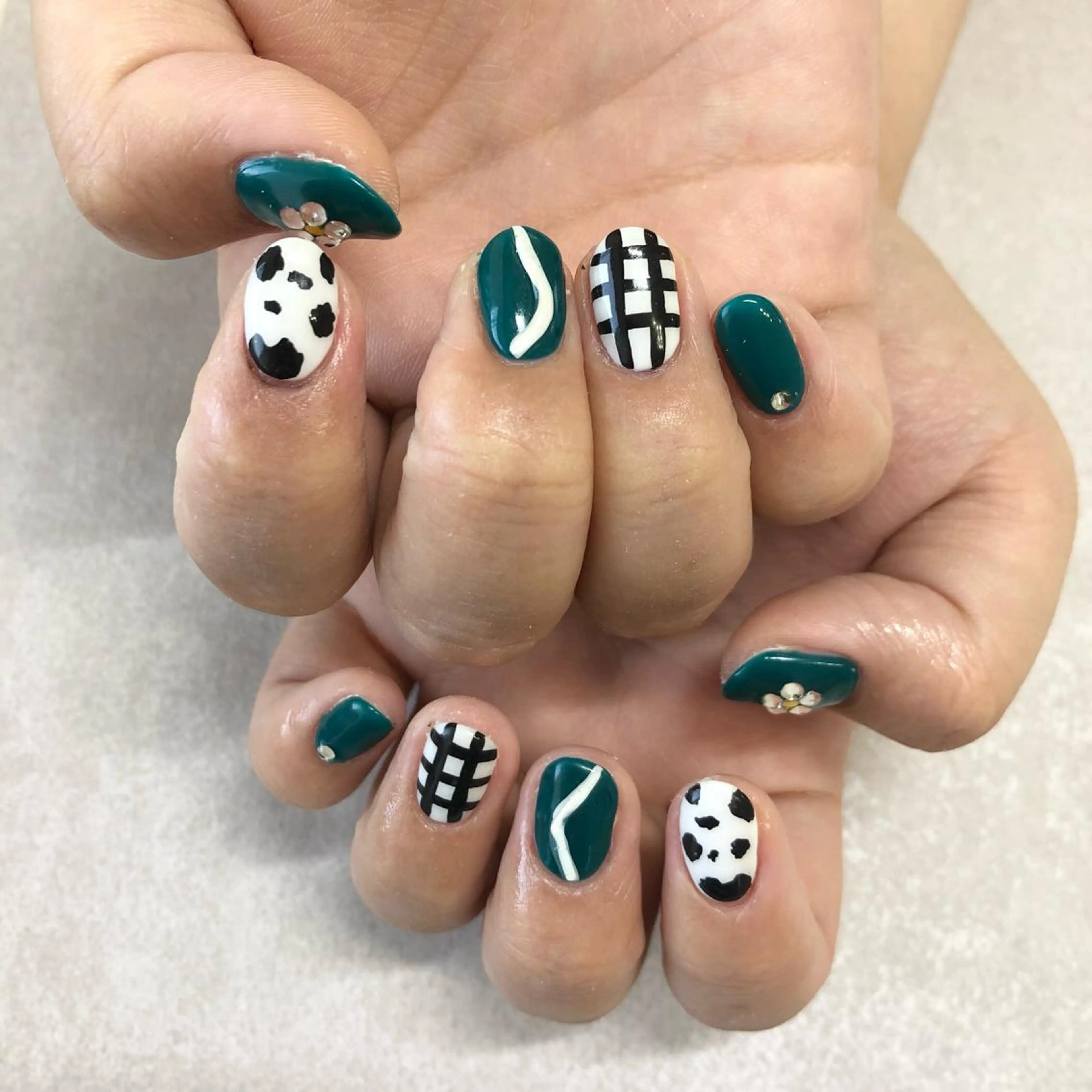 ネイル ハンドネイル ViViA momokaのネイルデザイン