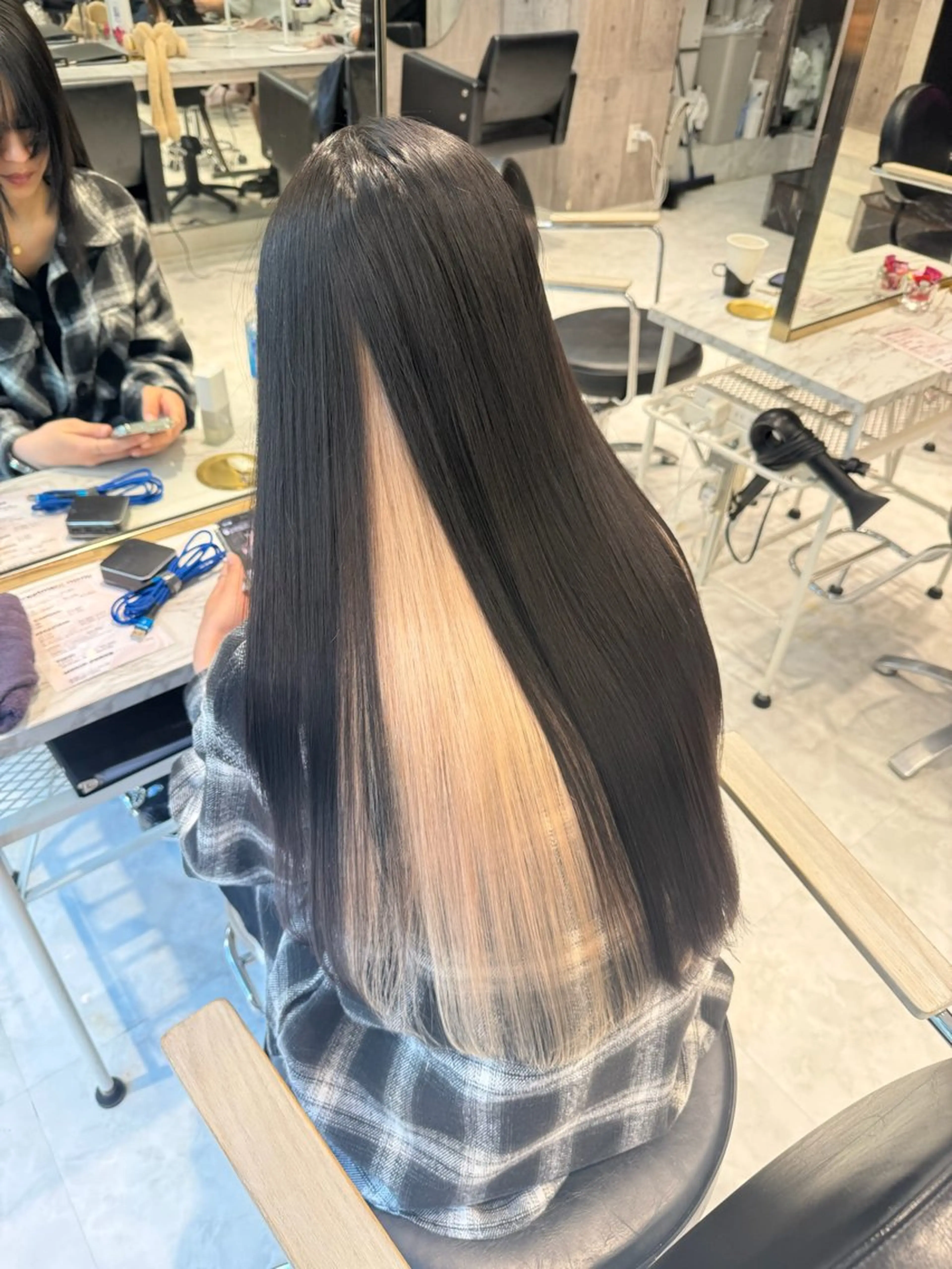 ロング カラー ハイトーンレイヤー 🦋🌷Shuriのヘアスタイル