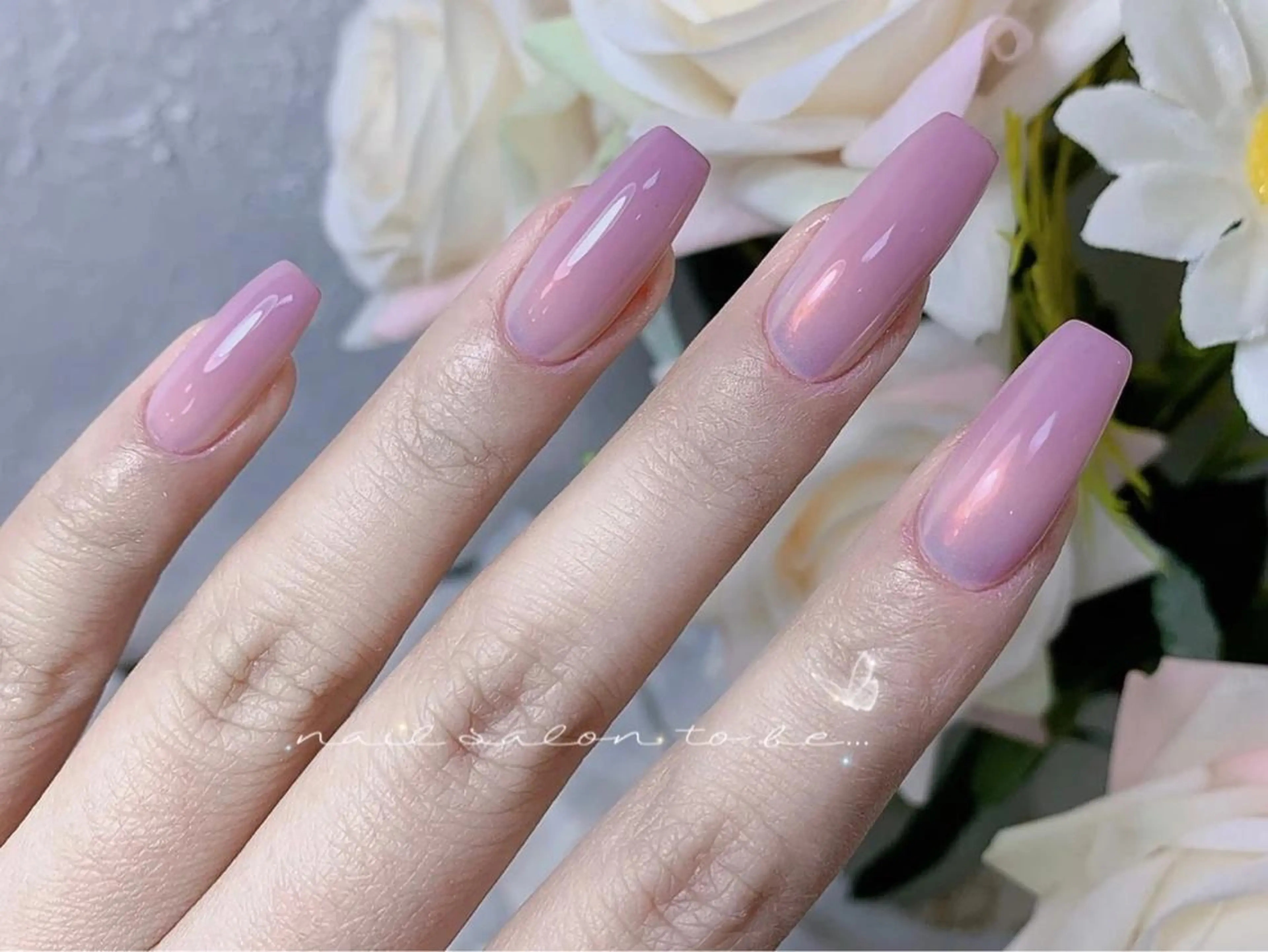 ネイル オーロラネイル ミラーネイル Nail Salon To Beのネイルデザイン