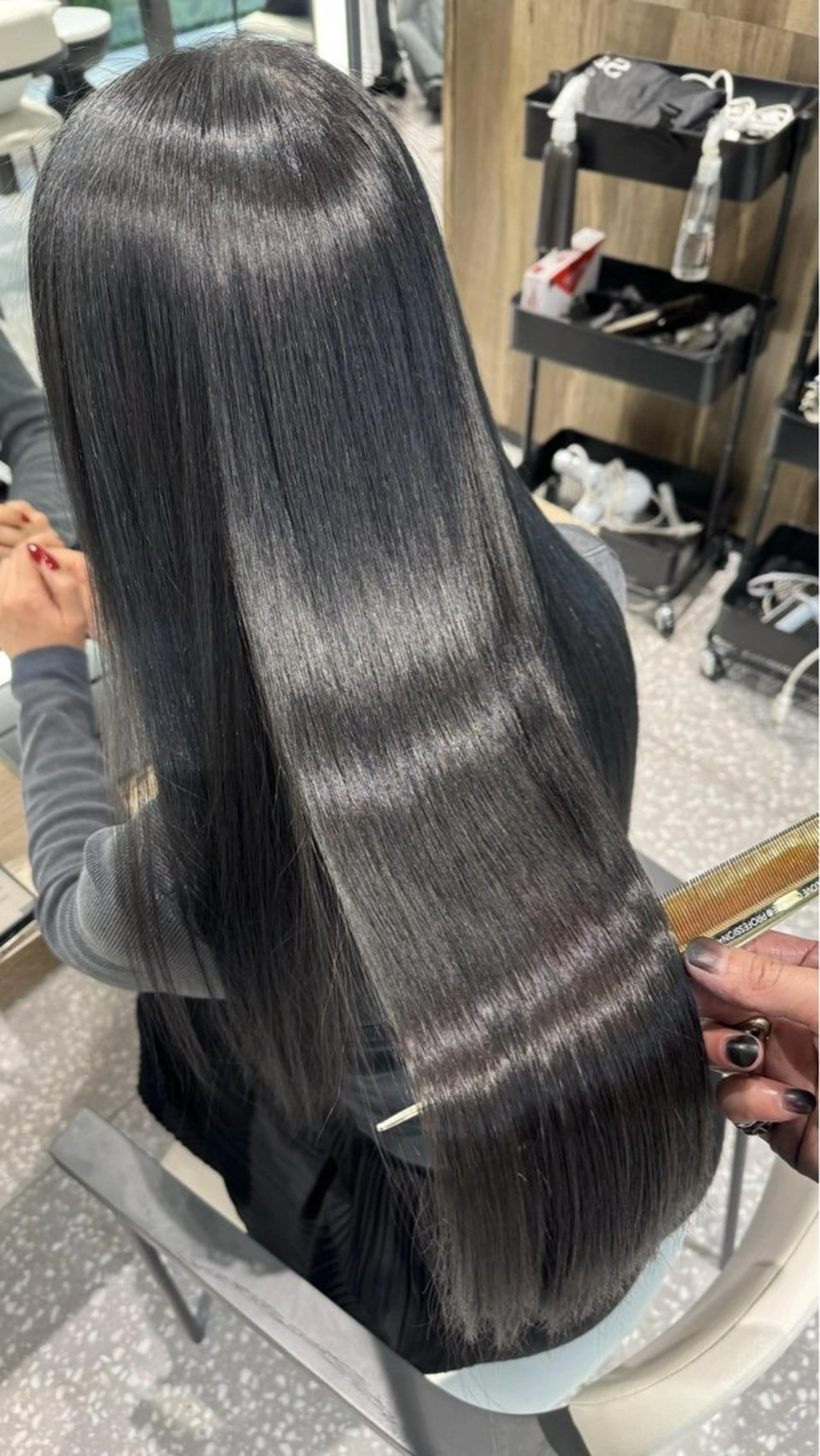 カラー 黒髪 透明感カラー ヘアカラー 塩谷 楓のヘアスタイル