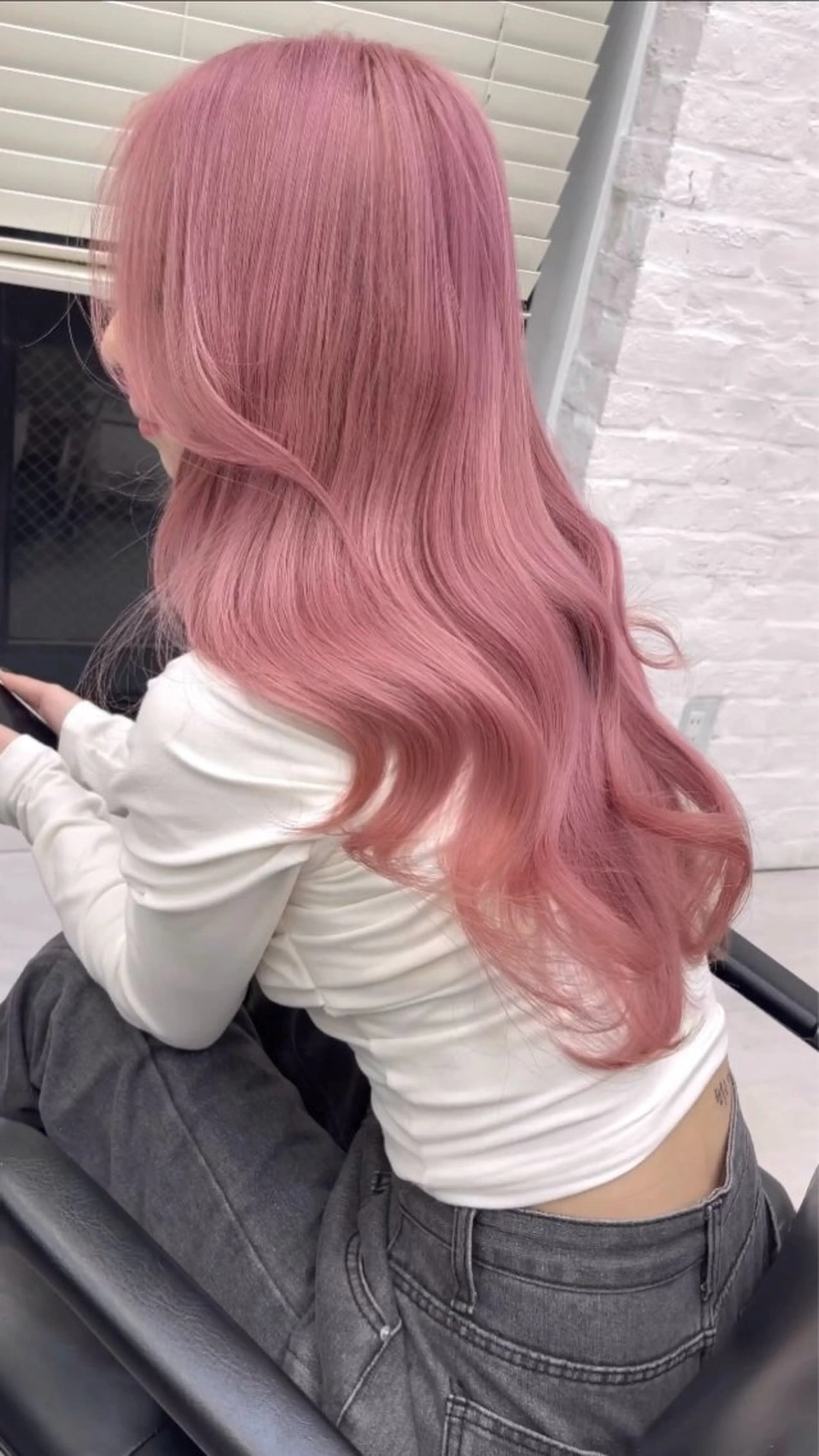 ロング カラー ヘアカラー トリートメント 高島大登/顔周り /ミルクティーのヘアスタイル