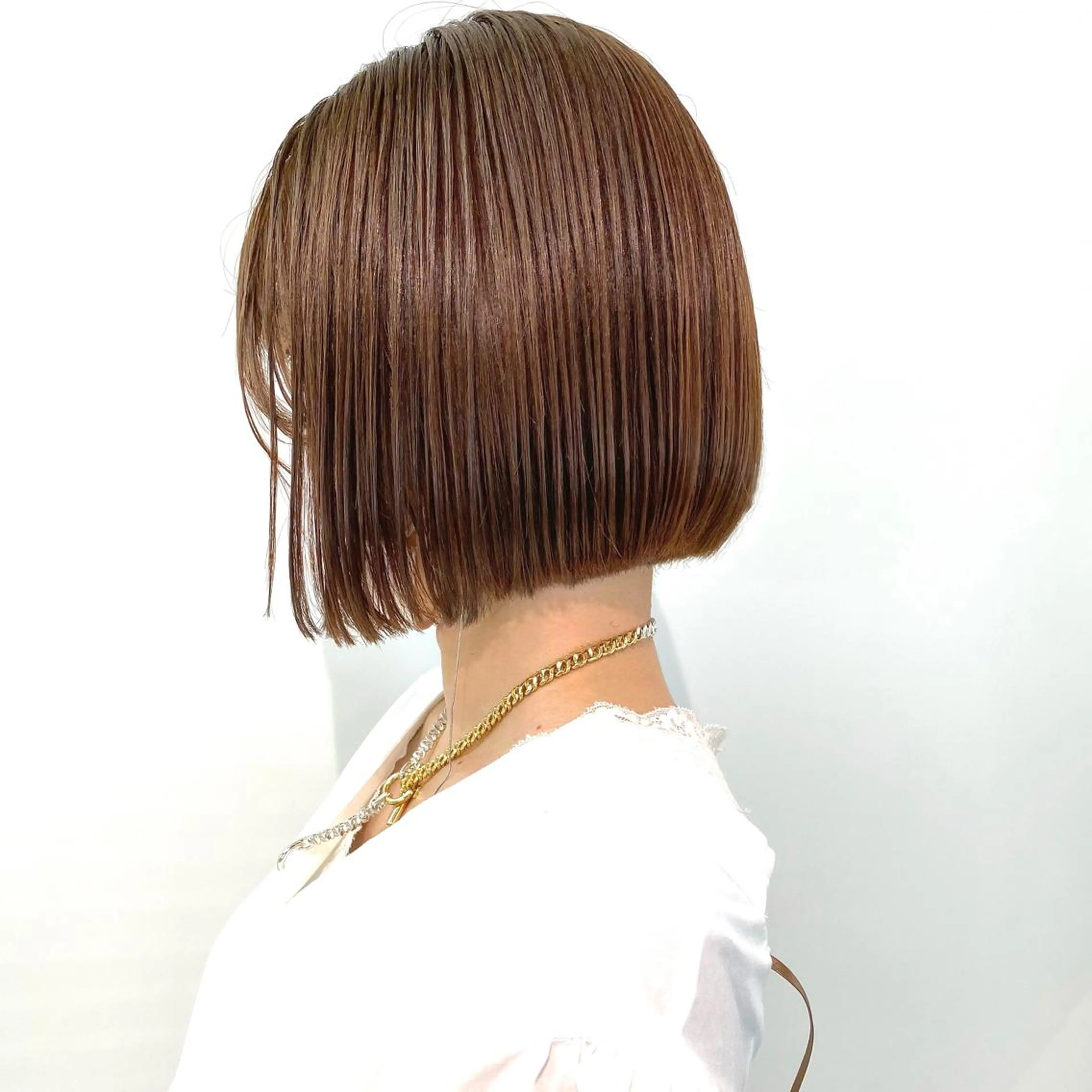 ショート ボブ カット ヘアカラー 仲川 和人のヘアスタイル