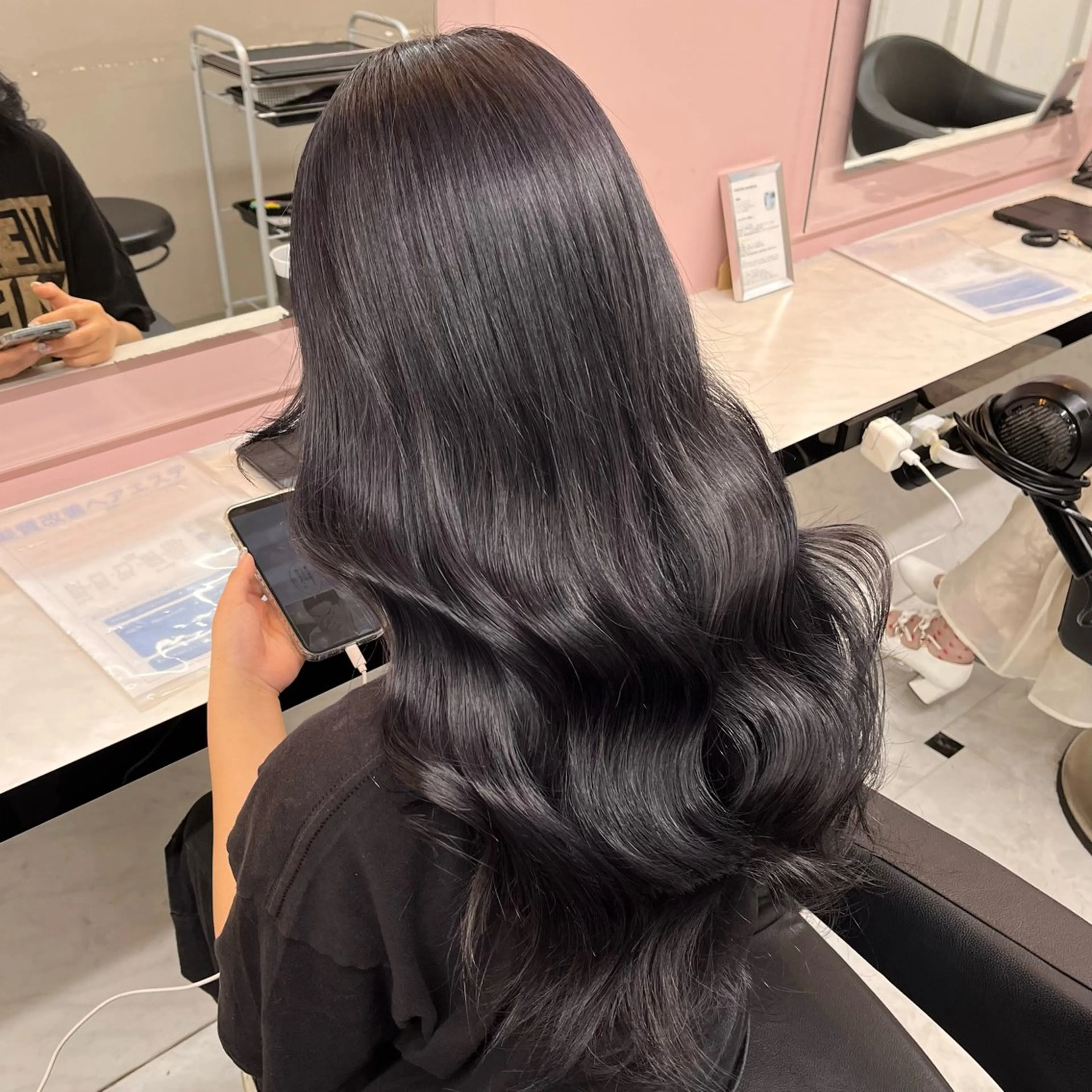 セミロング カラー ヘアアレンジ 🍒透明感カラー🌨 🥕ハイトーンカラーのヘアスタイル