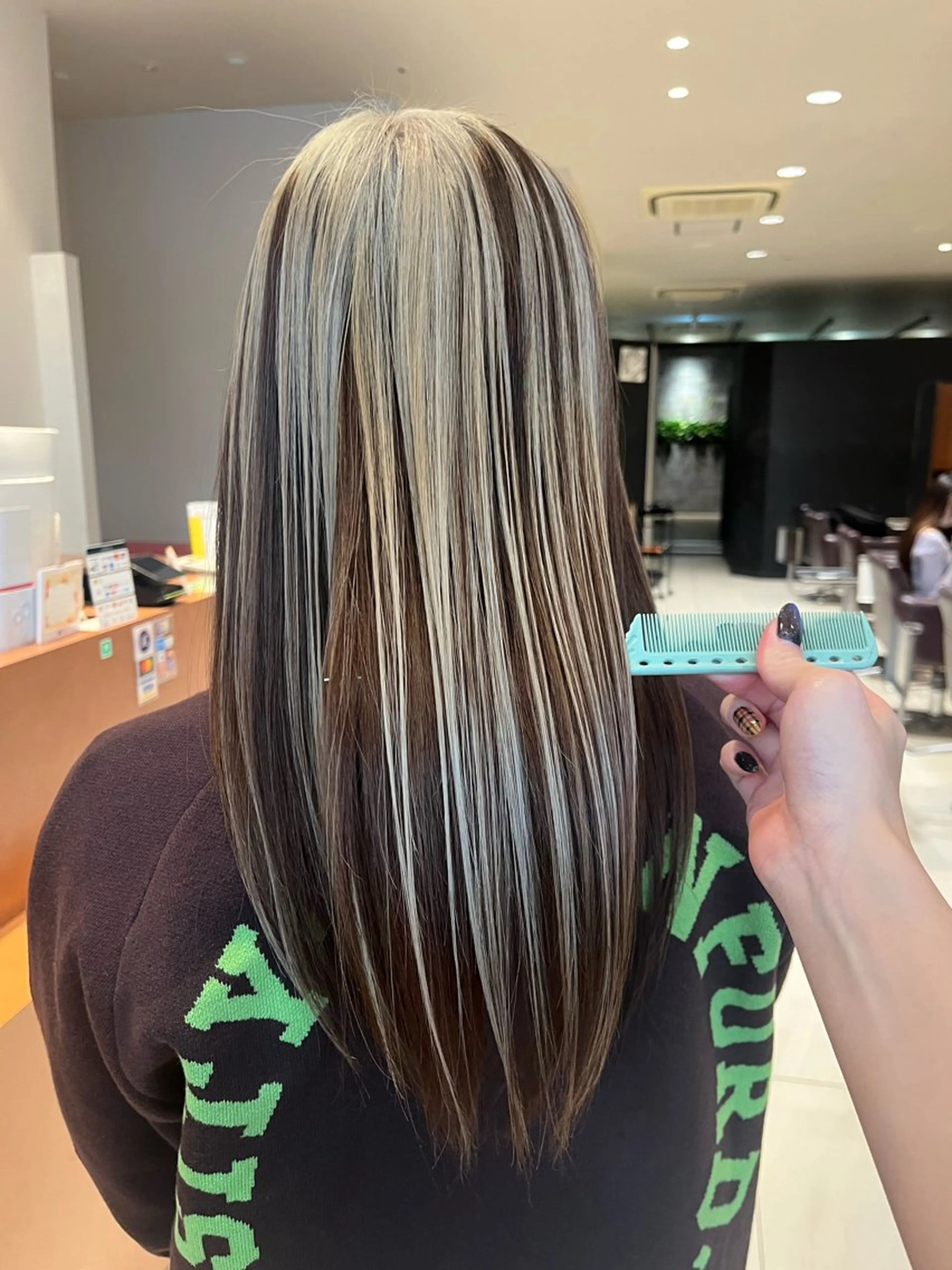 ロング ハイライト ヘアカラー ブリーチ・ツヤ髪特化 レイヤー🥝ルナのヘアスタイル