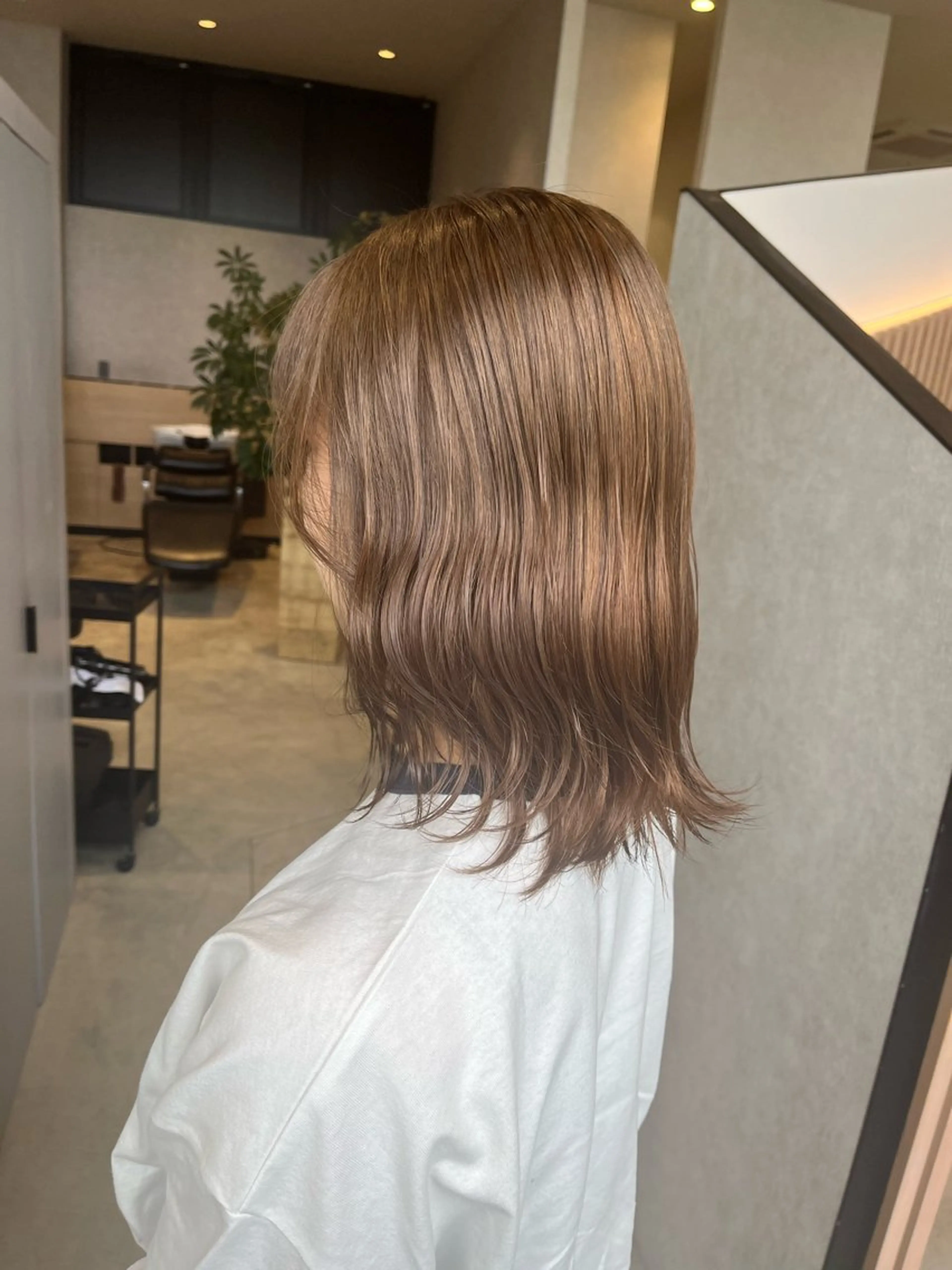 カラー ベージュカラー 斉藤 果音のヘアスタイル