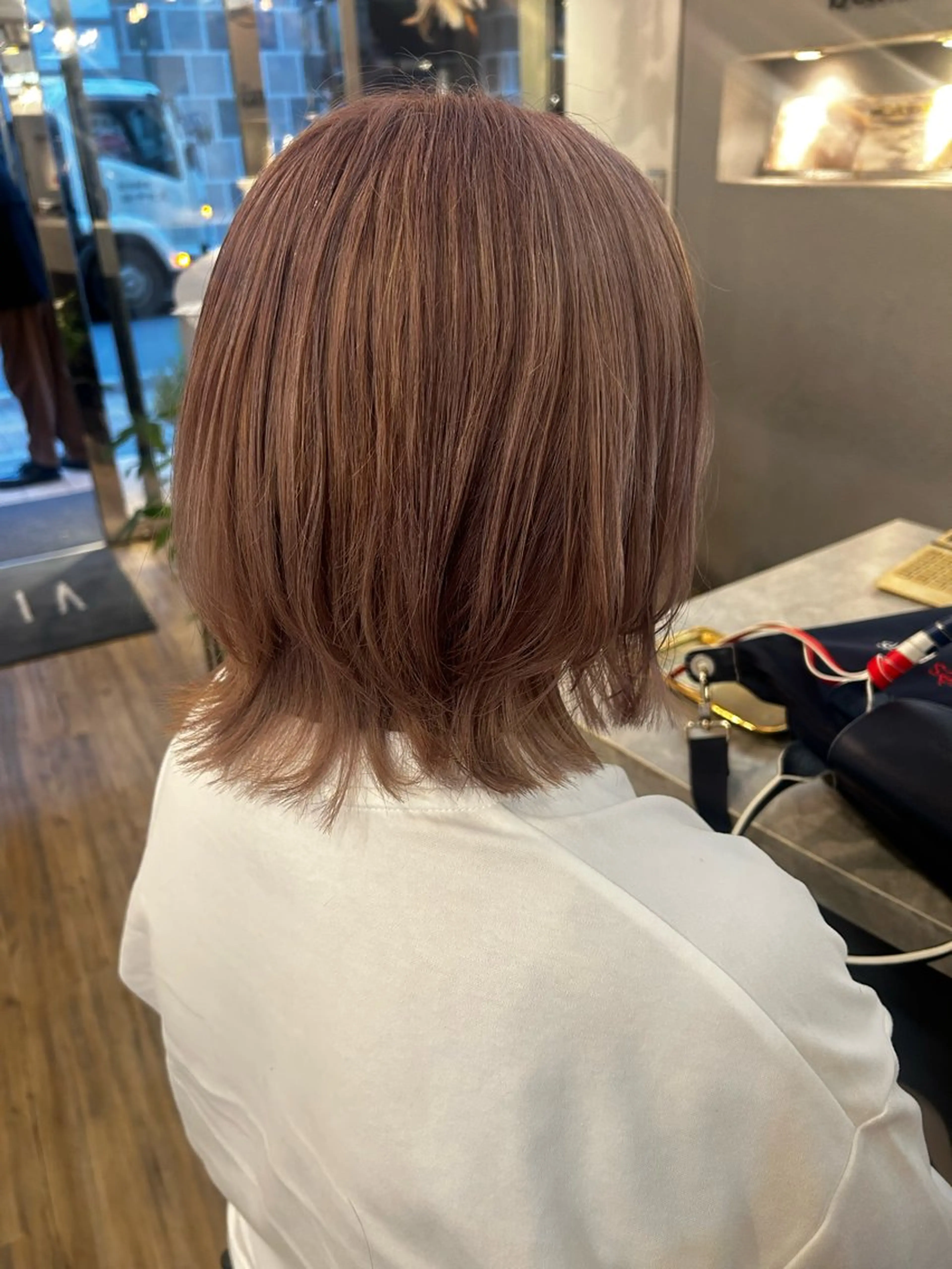 ミディアム カラー 🤍ハイトーン🤍 マツモトミナミ🦋のヘアスタイル