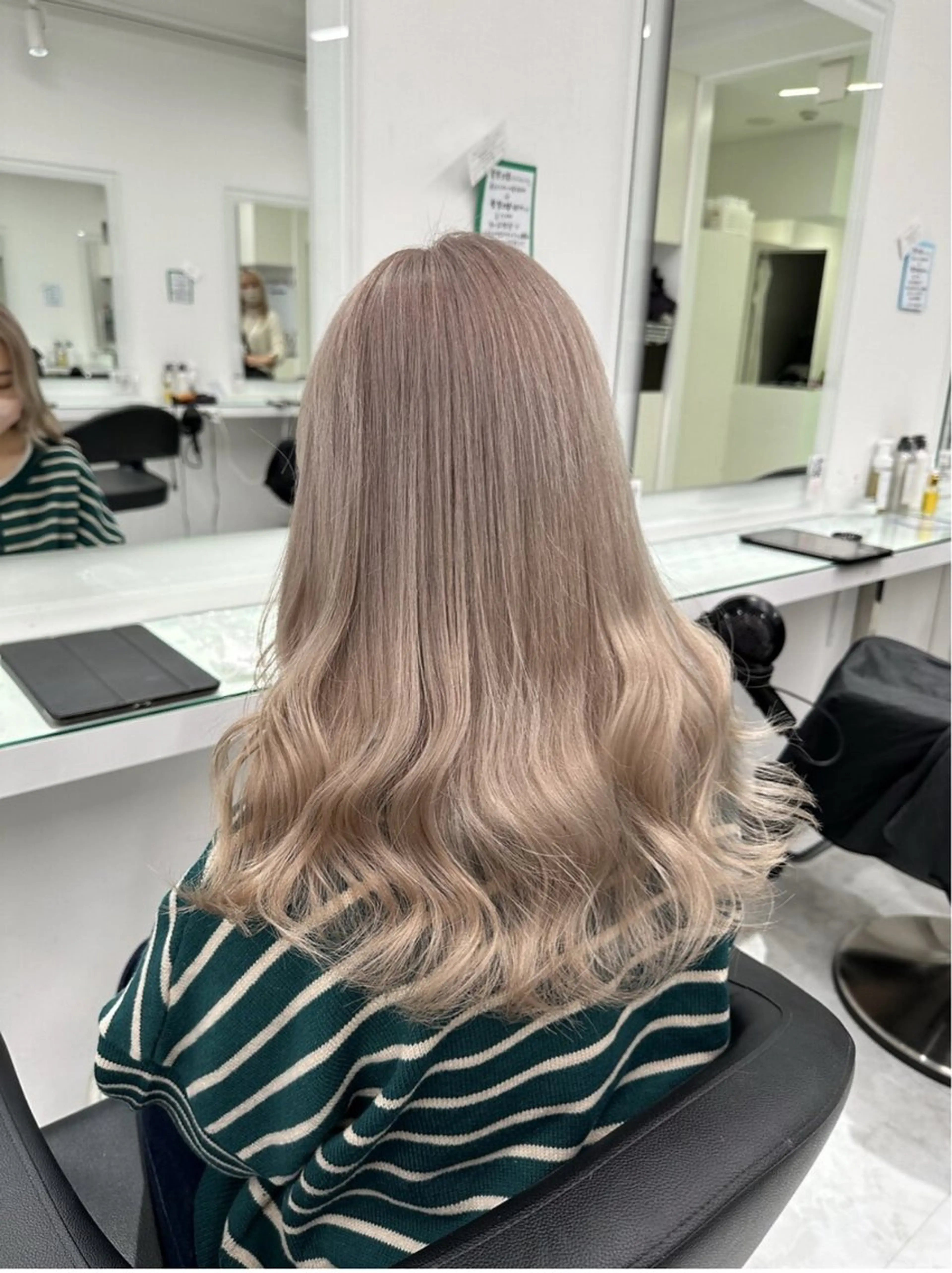 ロング カラー ヘアアレンジ ヘアカラー トリートメント ヘッドスパ ヘアセット ハイトーン艶カラー 🤍ゆうひのヘアスタイル