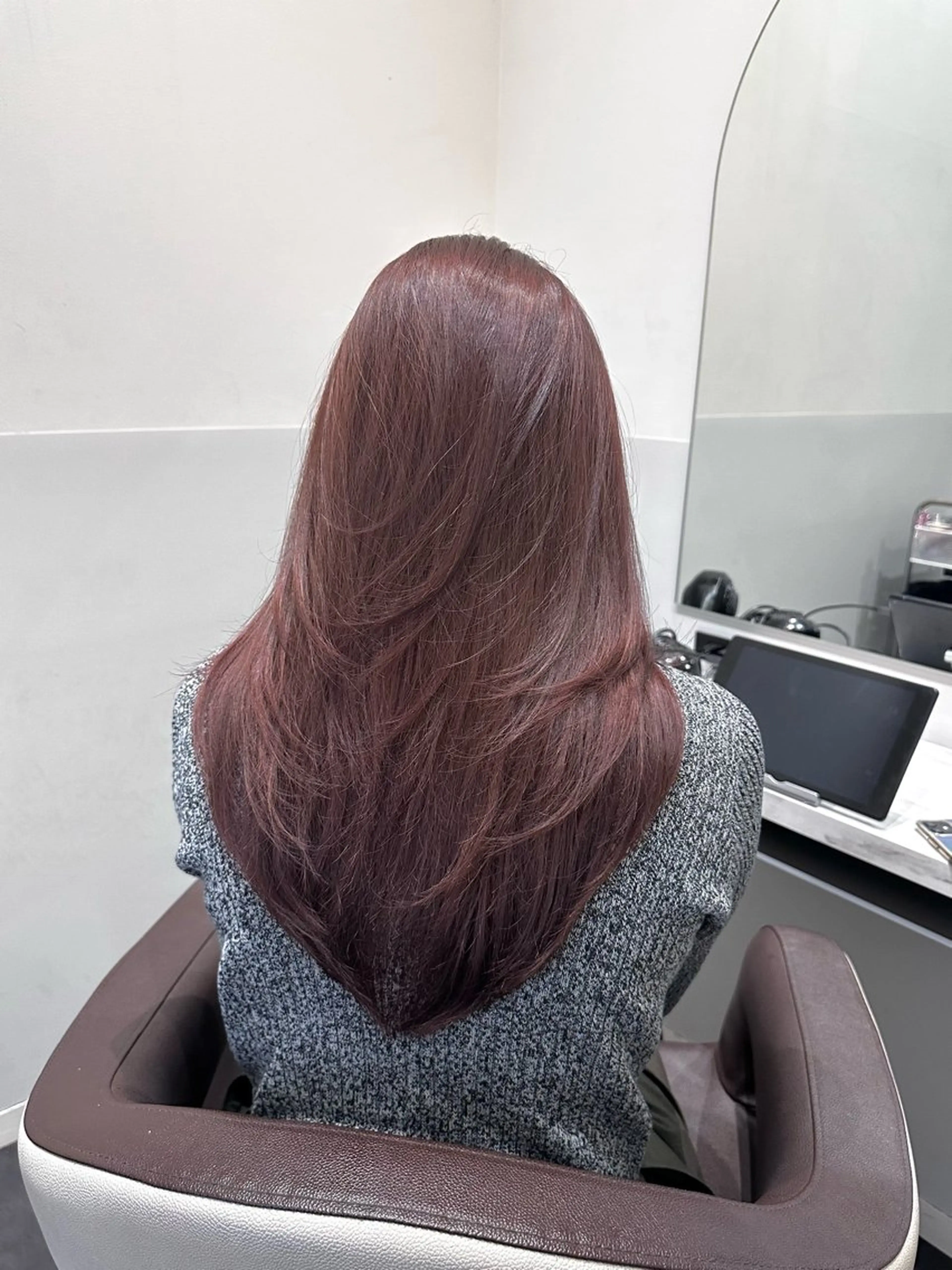セミロング カラー ブリーチ ブラウンカラー ブリーチなしカラー レイヤーカット LUMO所属・矢野 晃平のヘアスタイル