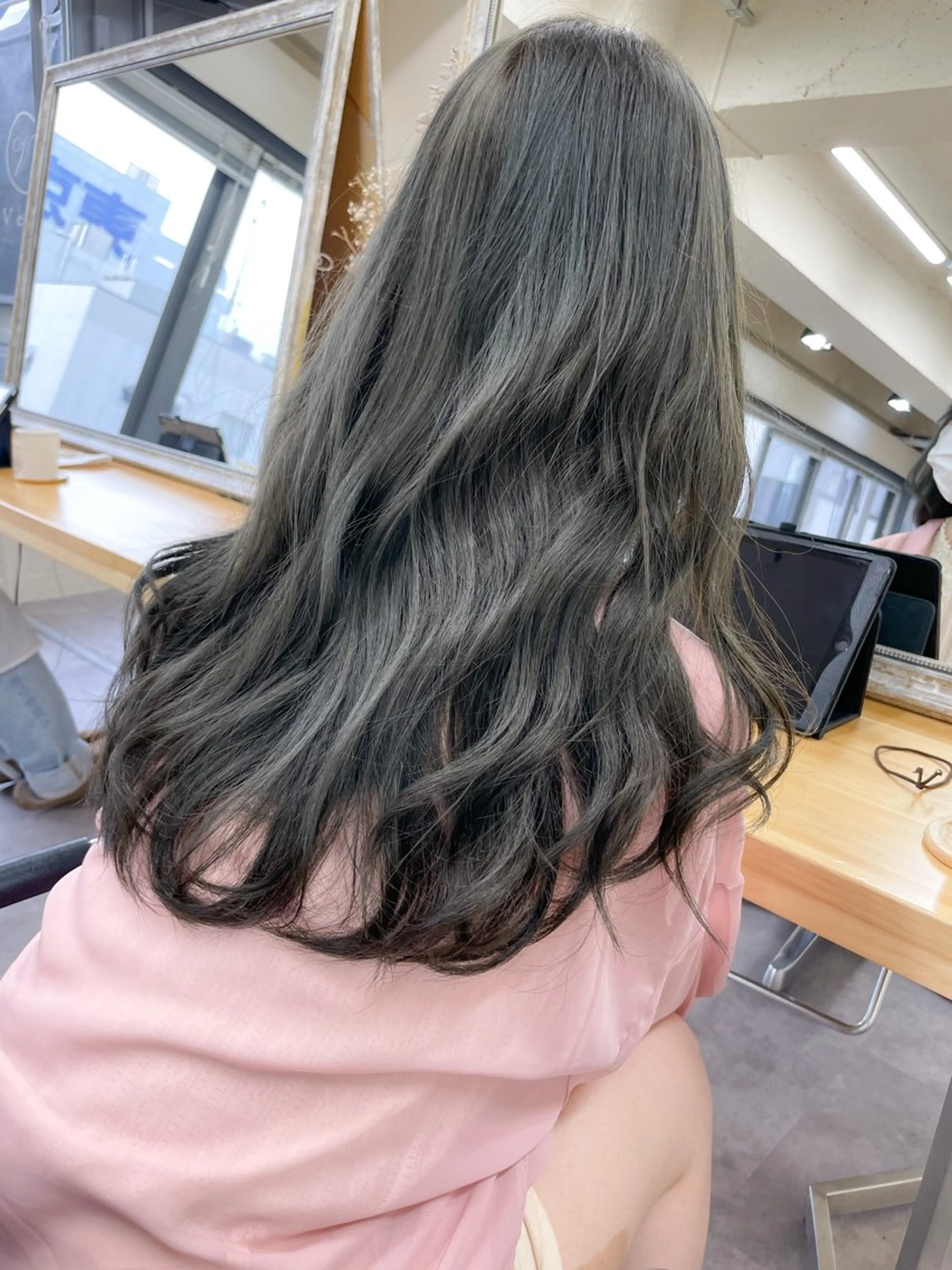 ロング 池袋🫧mio🫧 透明感ワンカラー🫧のヘアスタイル
