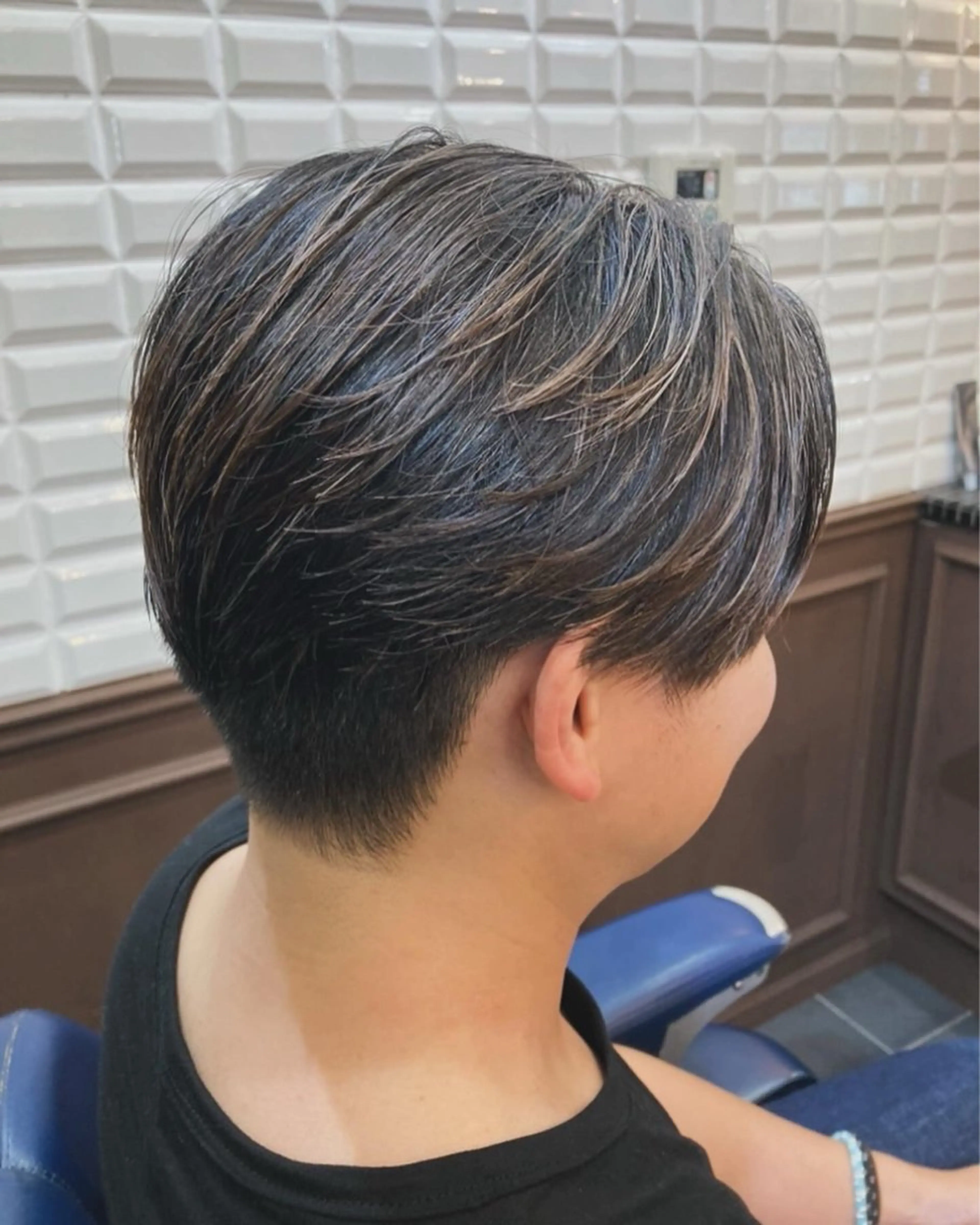 ショート カラー メンズ メンズハイライト メンズメッシュ ハイライトカラー メッシュ ハイライト カット ヘアカラー トリートメント ルピナス中田店長 山口大地のヘアスタイル