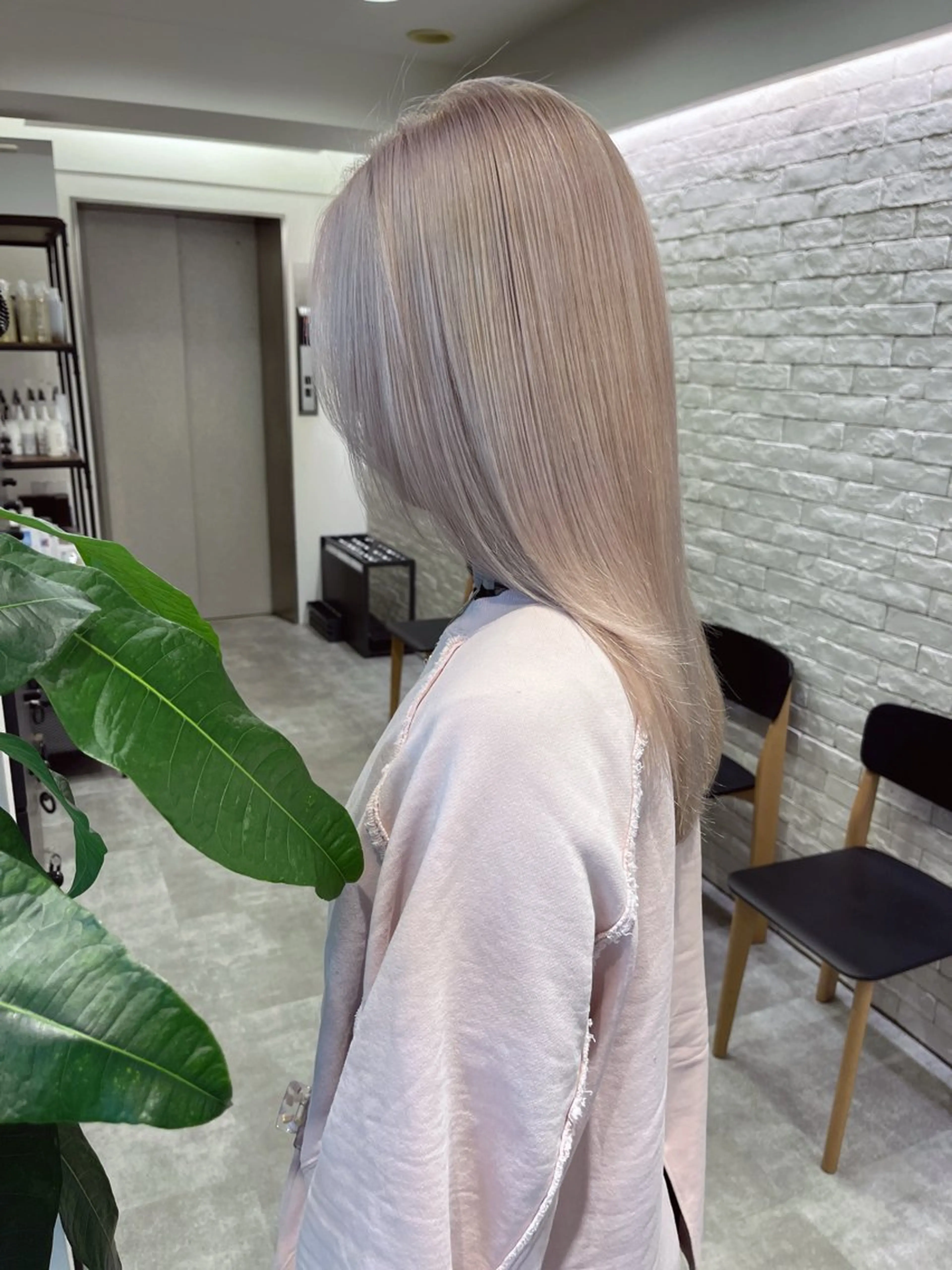 カラー TENSHO 原宿　ハイトーンのヘアスタイル