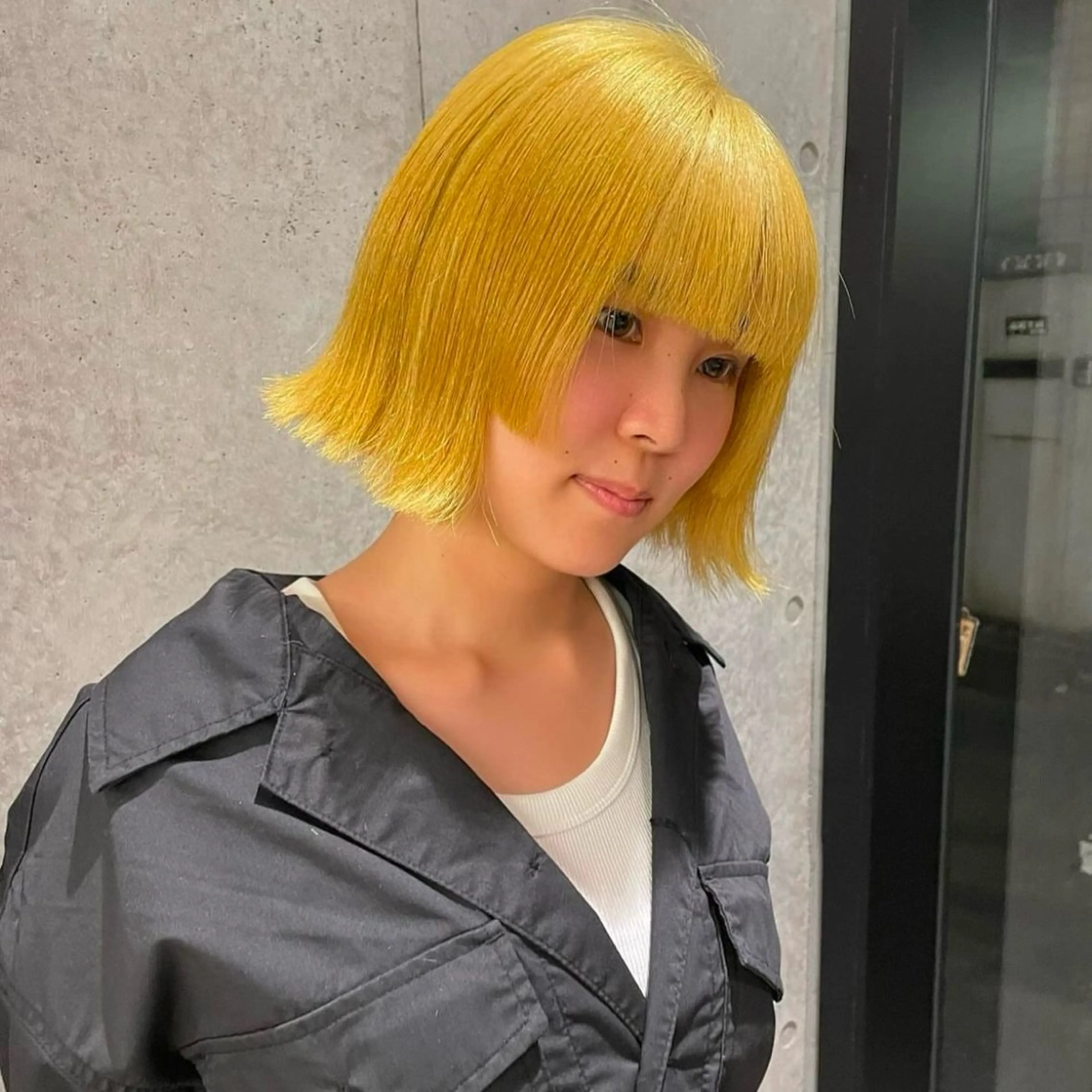 ショート イエローカラー カット ヘアカラー トリートメント Mizobe misakiのヘアスタイル