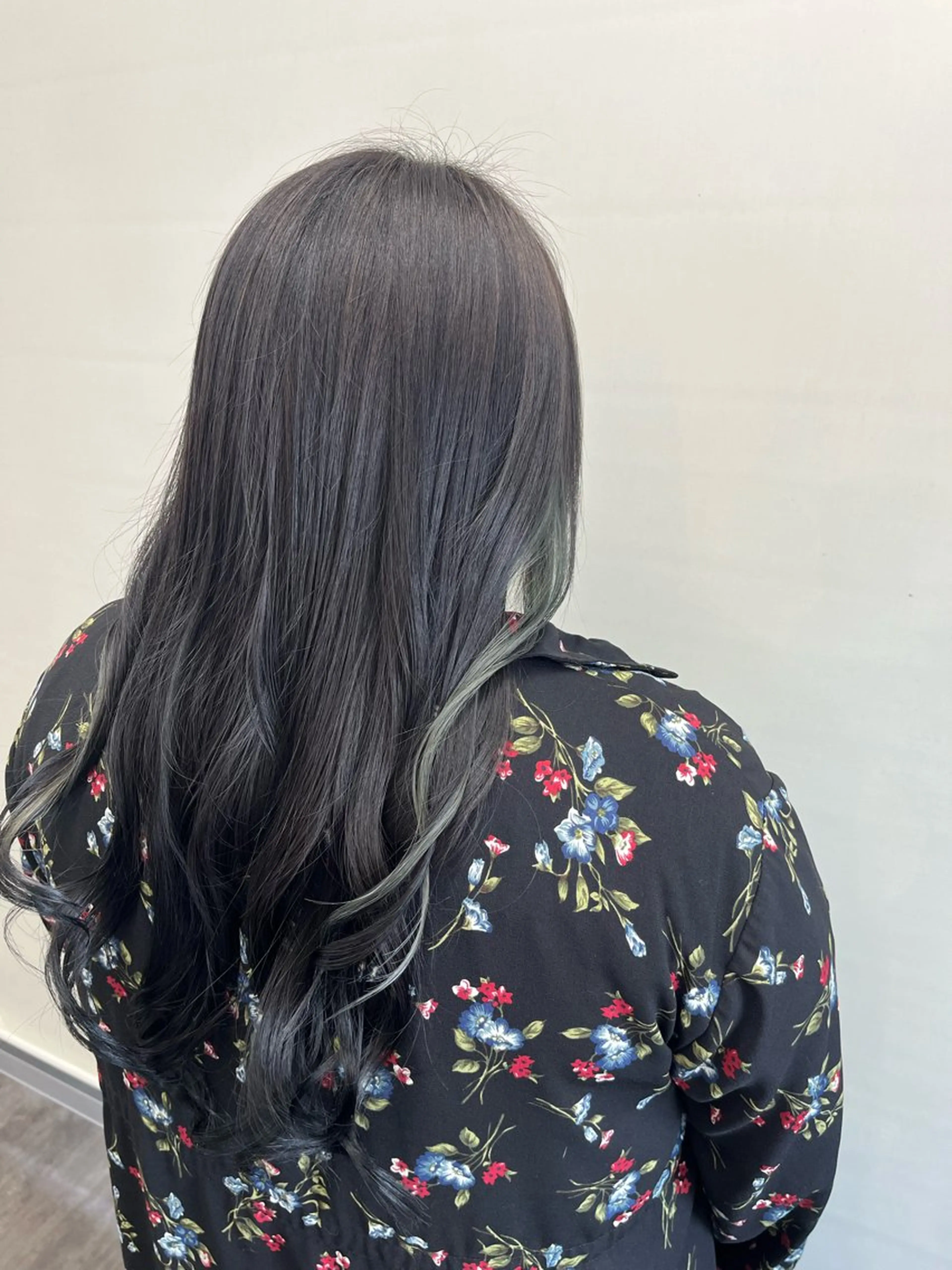 カラー 松井 咲樹のヘアスタイル
