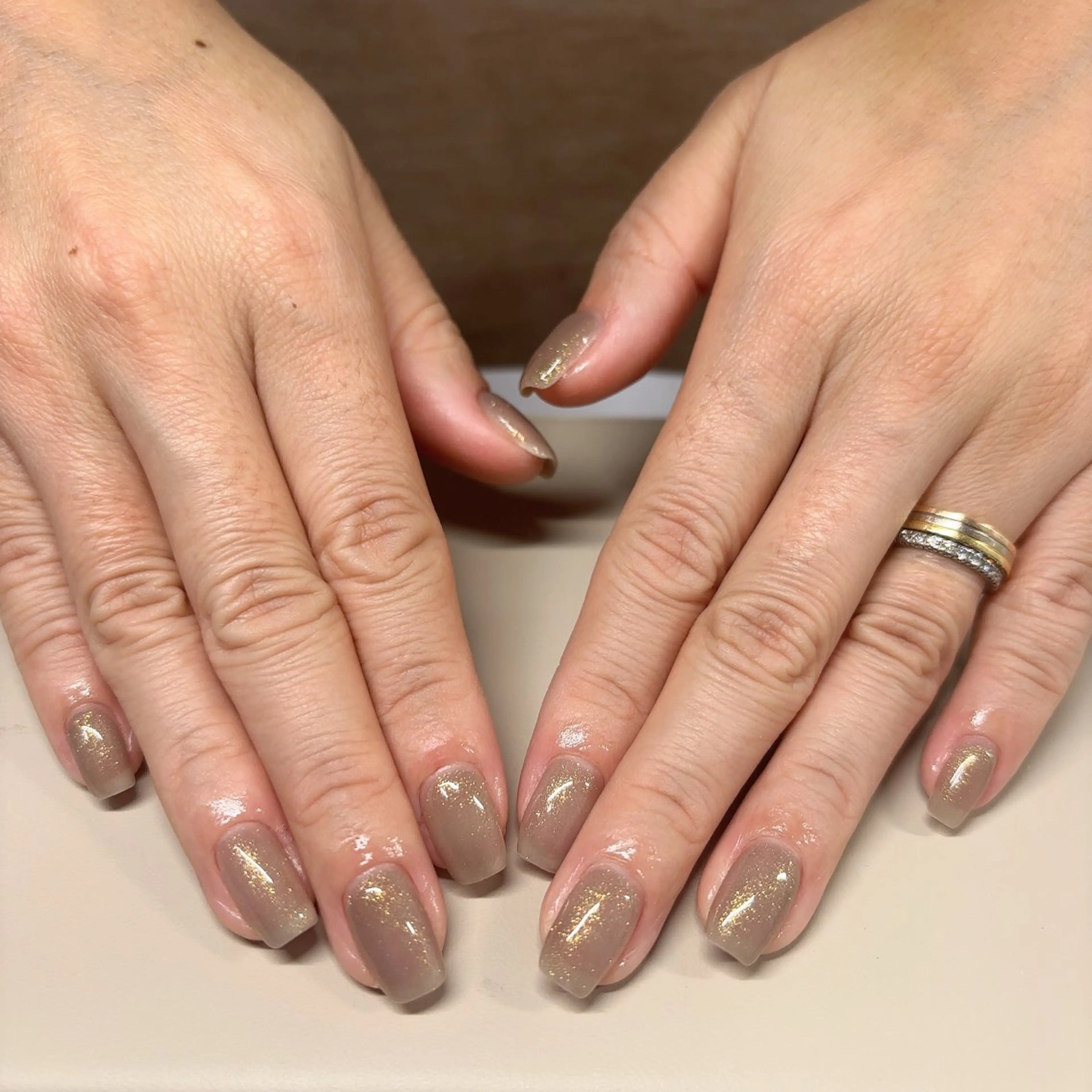 ネイル ゴールド ラメ(グリッター) ワンカラーネイル 徳山 里美のネイルデザイン