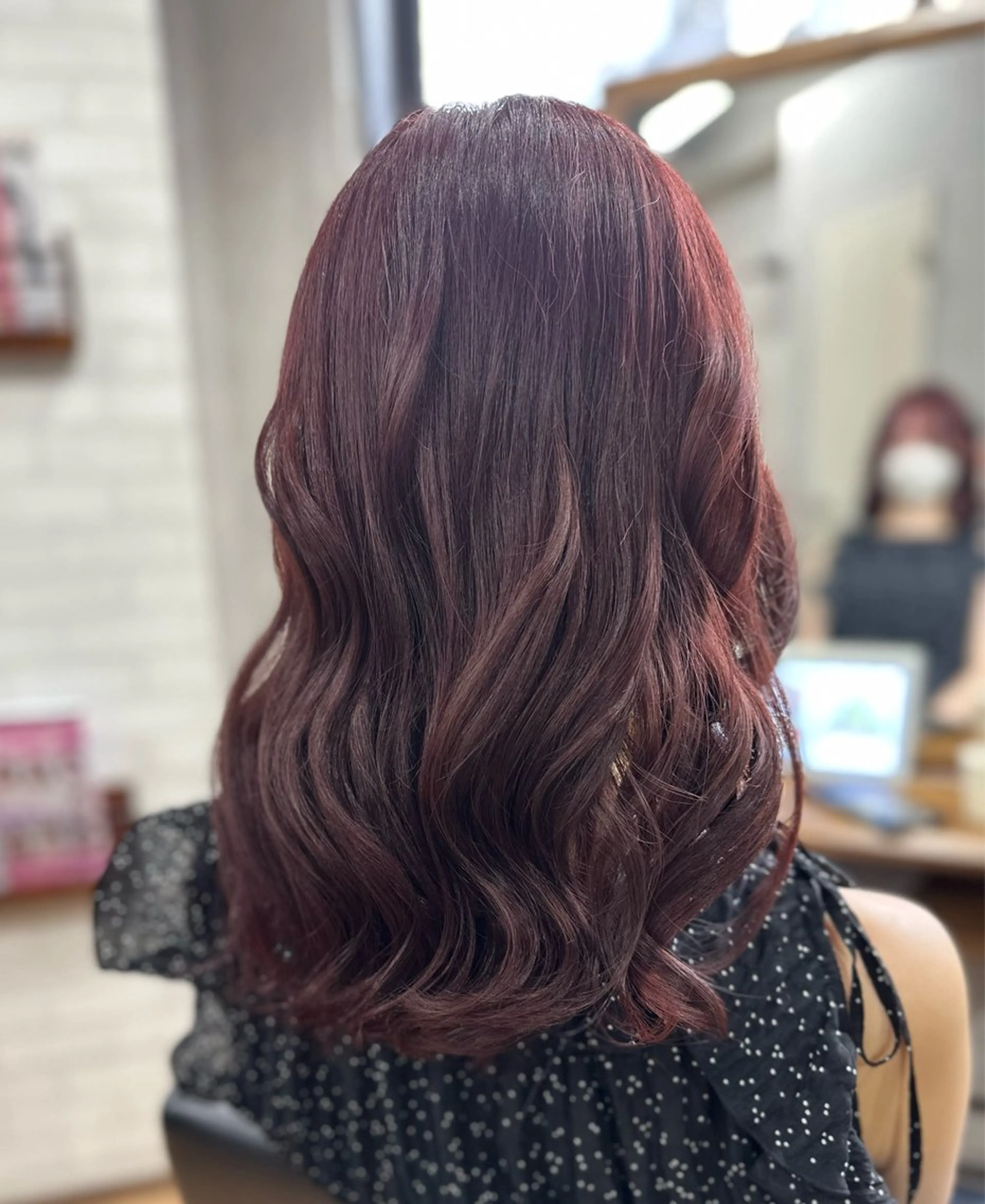 セミロング カット ヘアカラー ✂️秋葉原 🤍YURI🤍のヘアスタイル