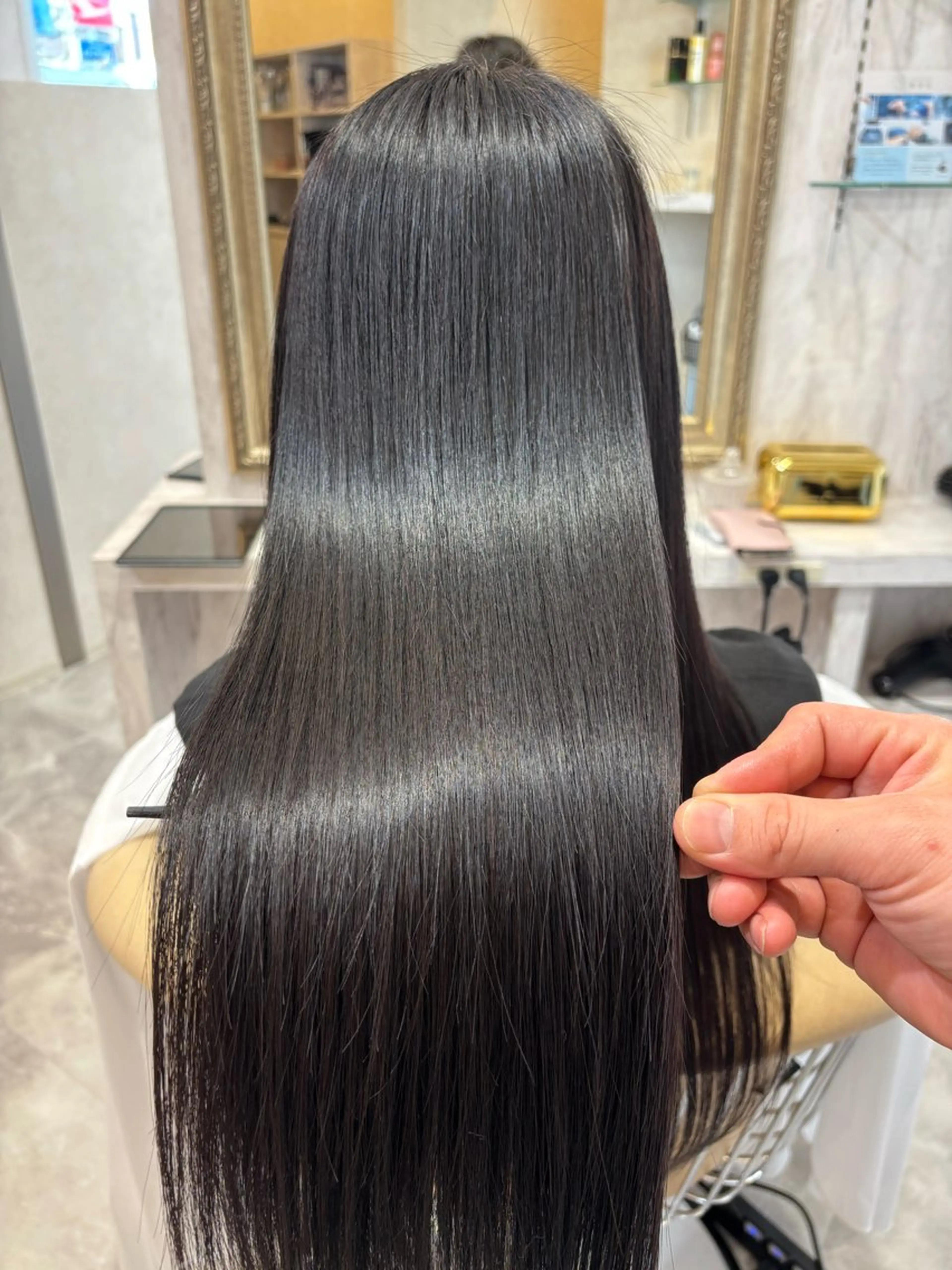 ロング 縮毛矯正 Lupinus hair design所属・Matsuo Eisukeのヘアスタイル