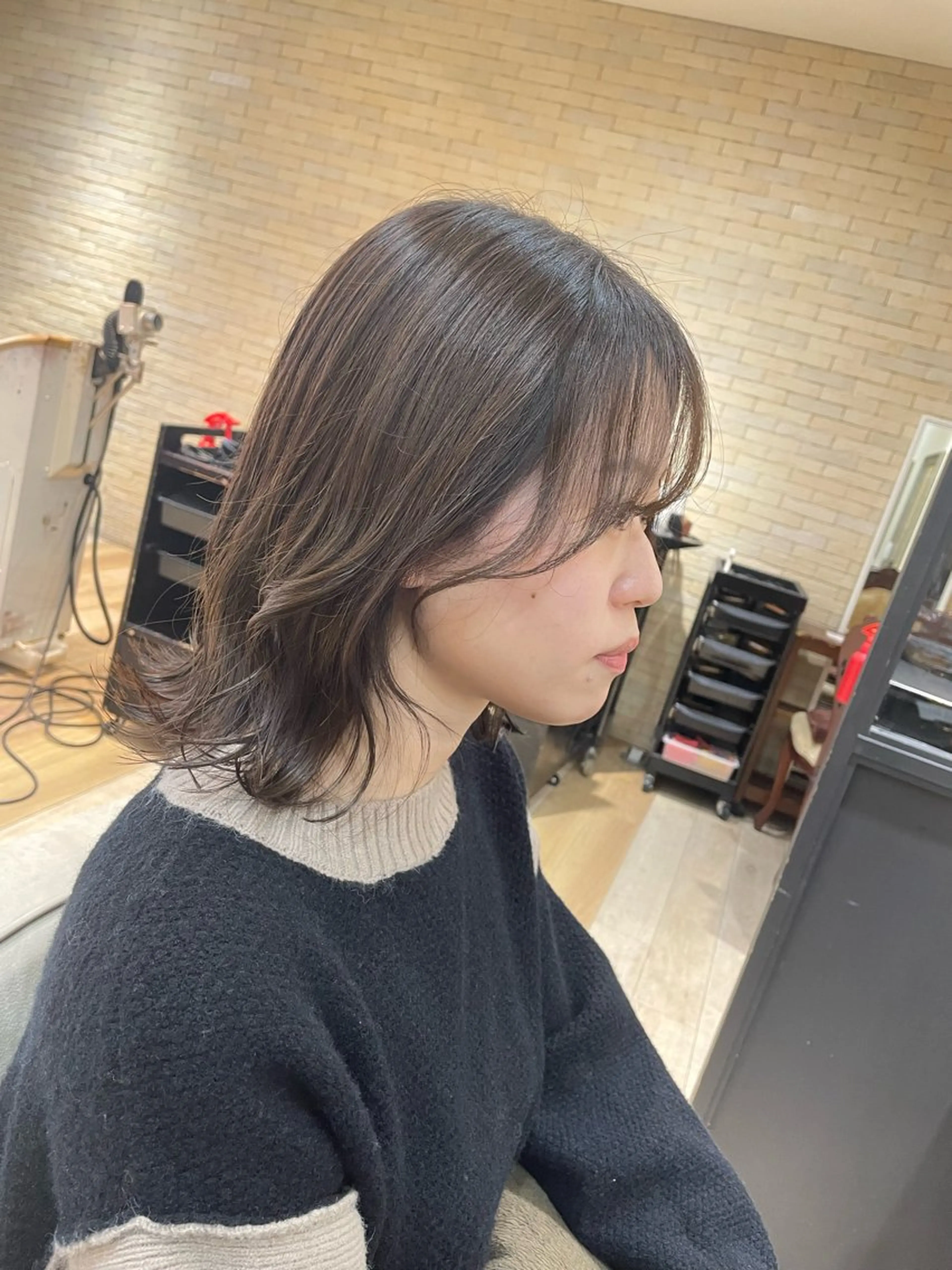 ミディアム カラー 松尾 遥花のヘアスタイル