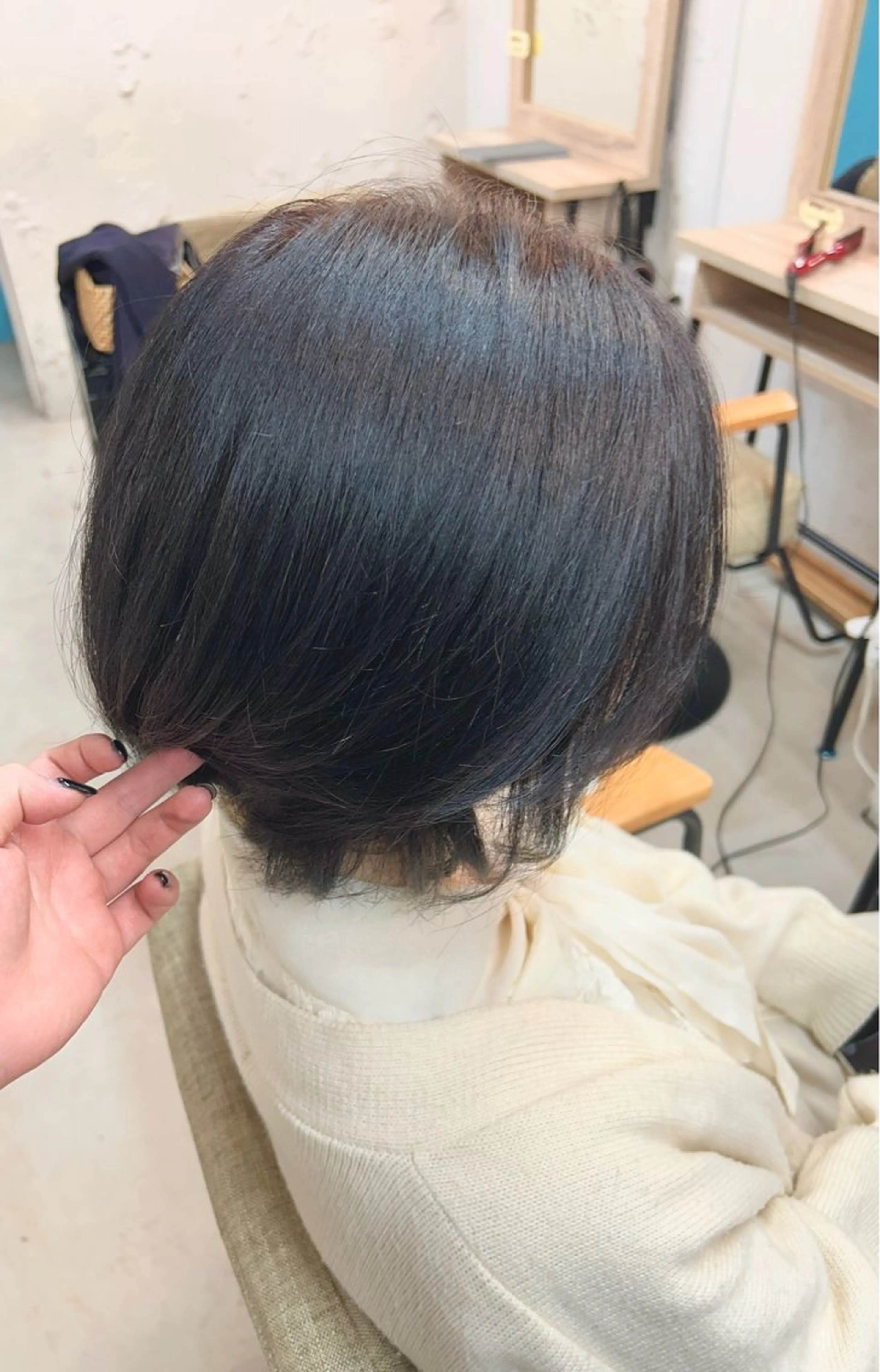 ショート カラー ディープラベンダー ラベンダーカラー 岩崎 美帆のヘアスタイル