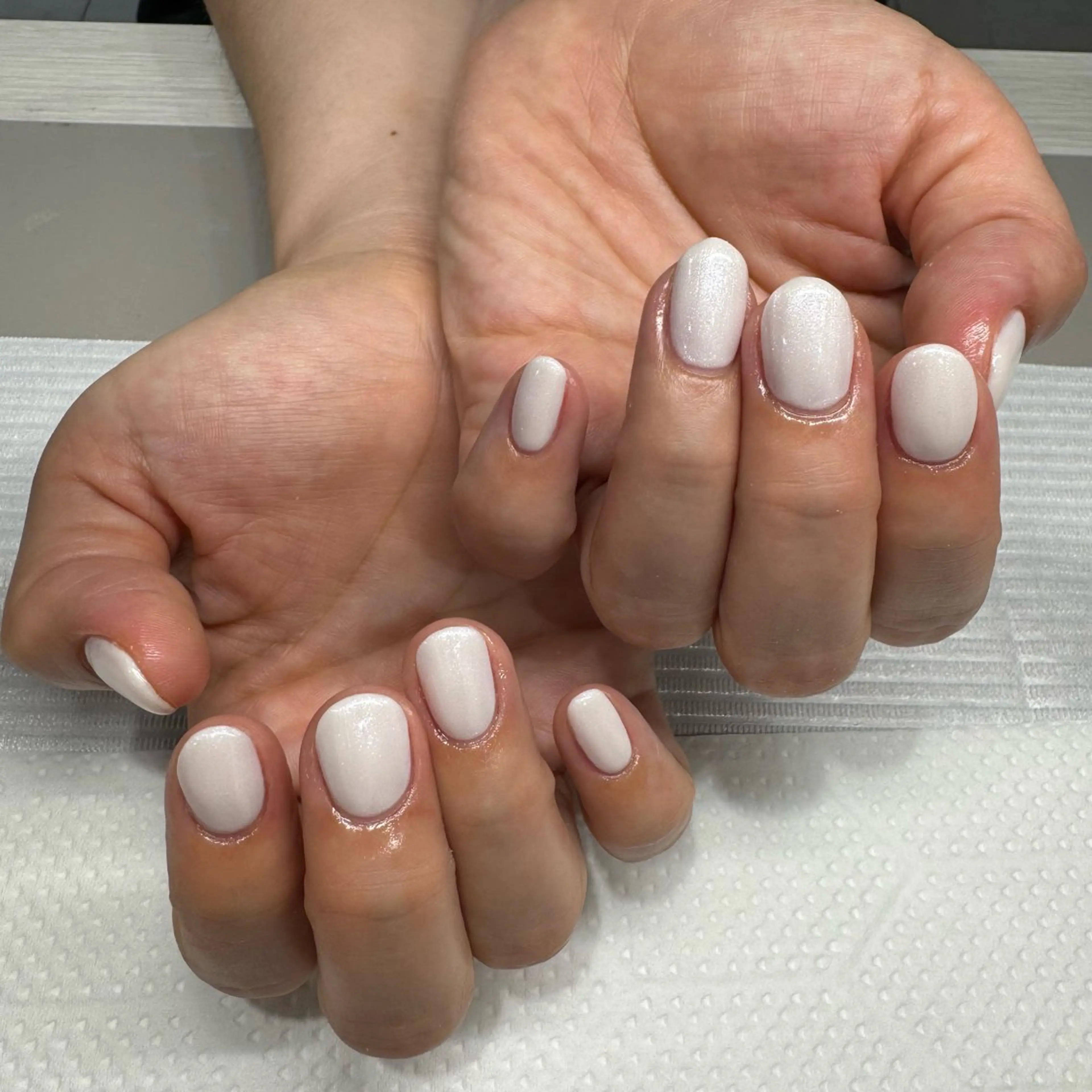 ネイル ホワイト ハンドネイル 小野澤 紗智のネイルデザイン