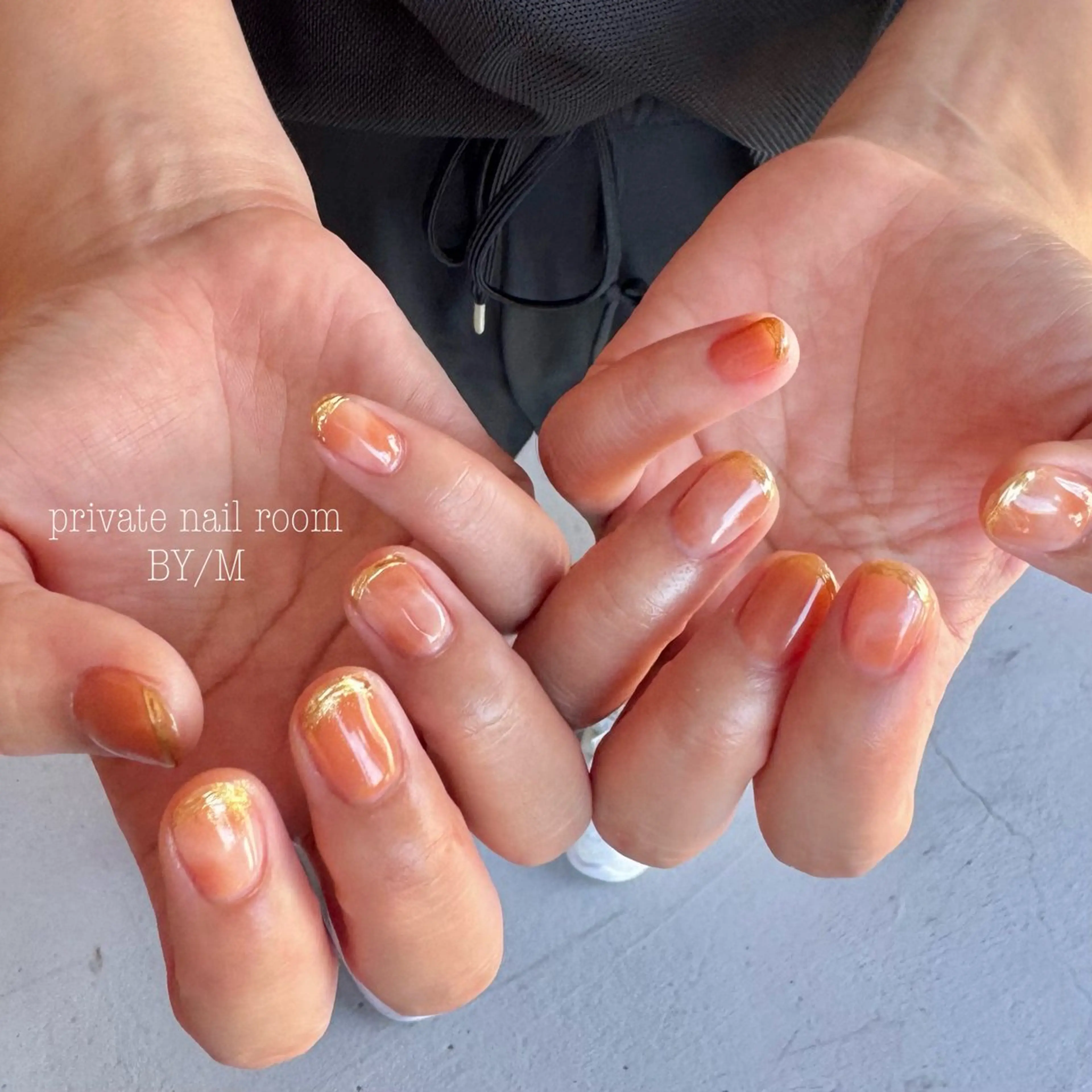 ネイル ゴールド ミラーネイル ニュアンスネイル オフィスネイル オレンジ ハンドネイル BY / Mのネイルデザイン