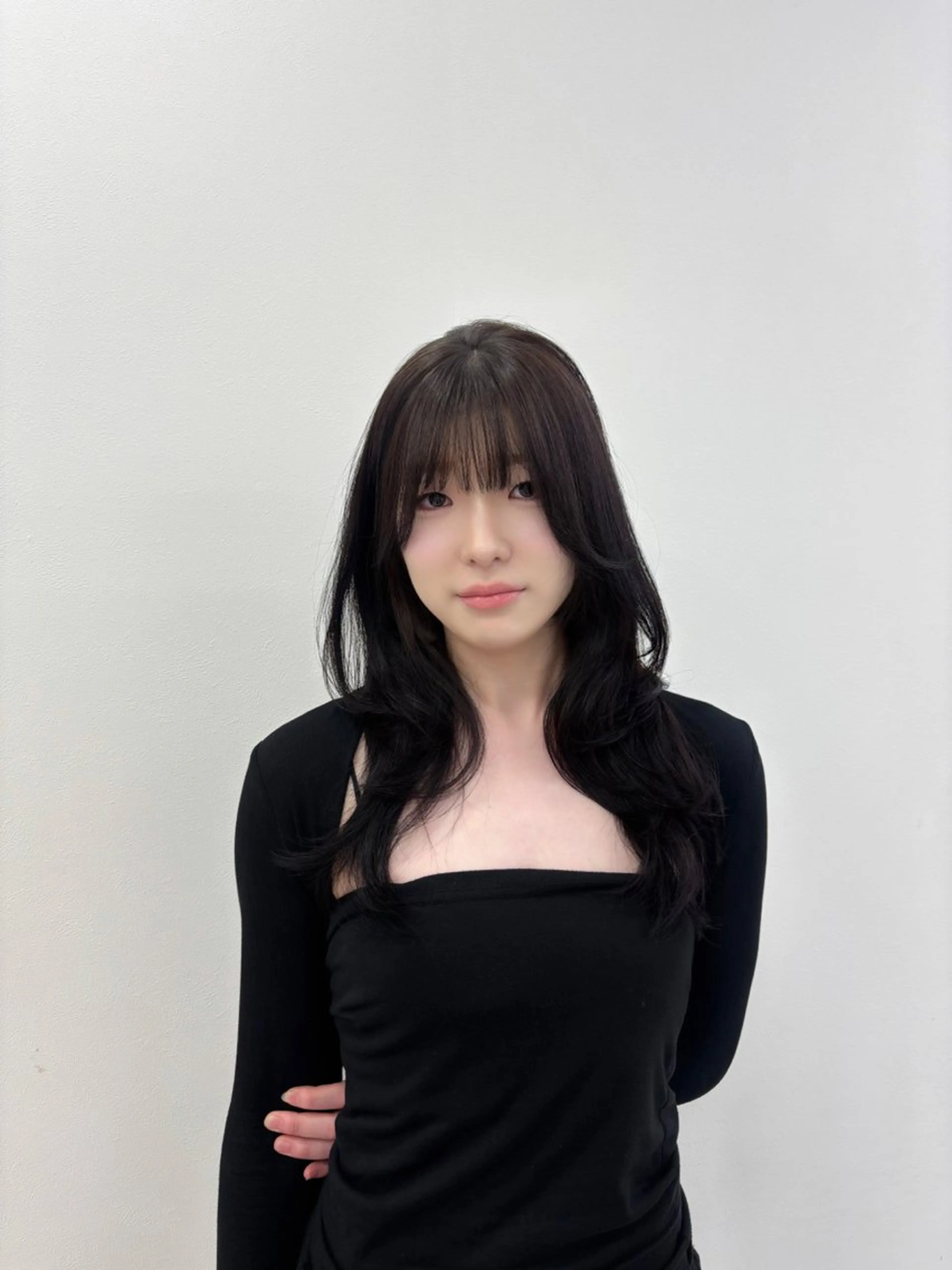 セミロング カラー カット ヘアカラー トリートメント ヘッドスパ ヘアセット 韓国レイヤー ハッシュカットのヘアスタイル
