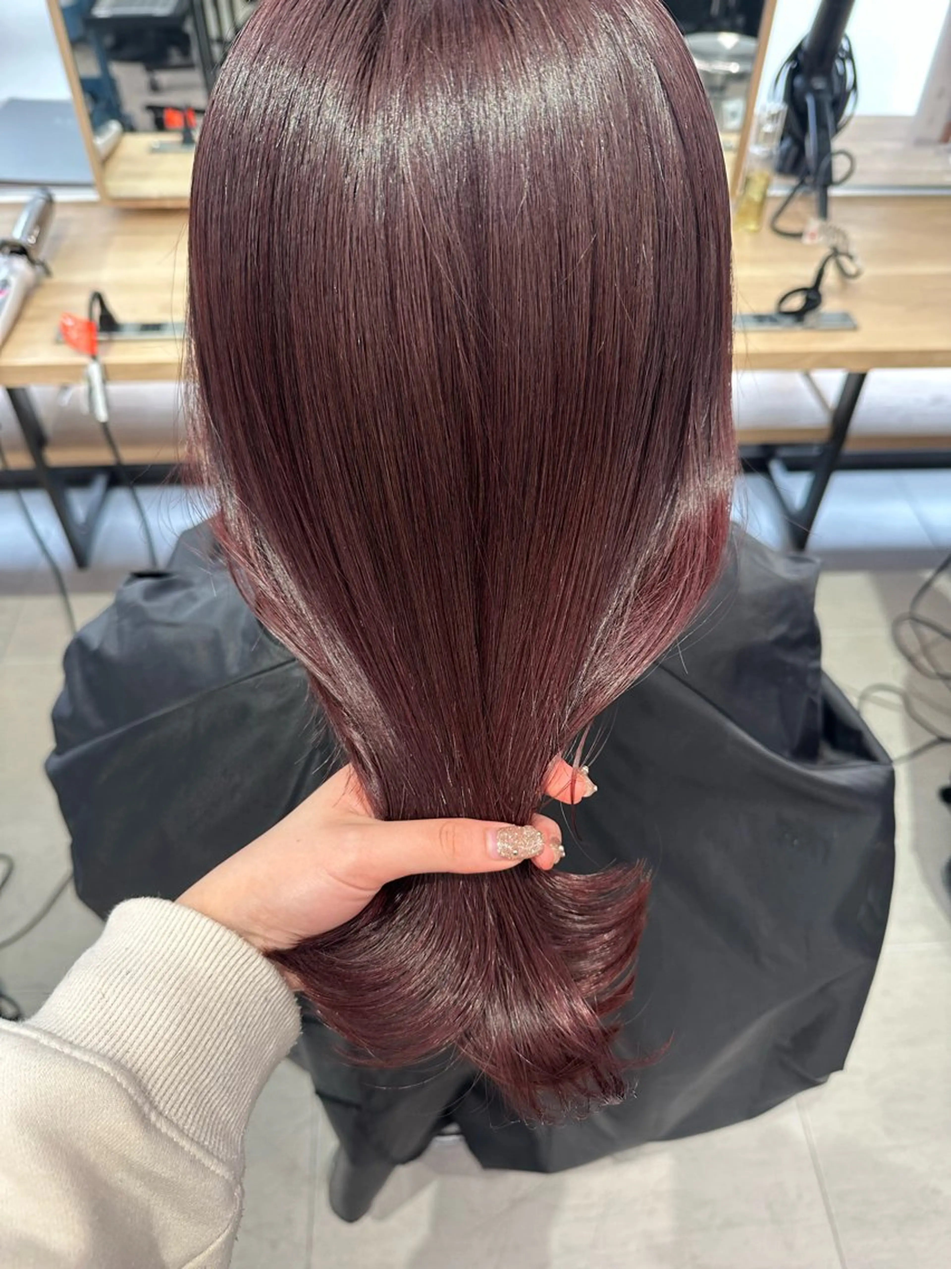 ミディアム カラー ブリーチ ボルドーカラー ハイトーンカラー ブリーチなしカラー ボブ ヘアカラー REINA☁️透明感 カラー/ぷつっと♡のヘアスタイル