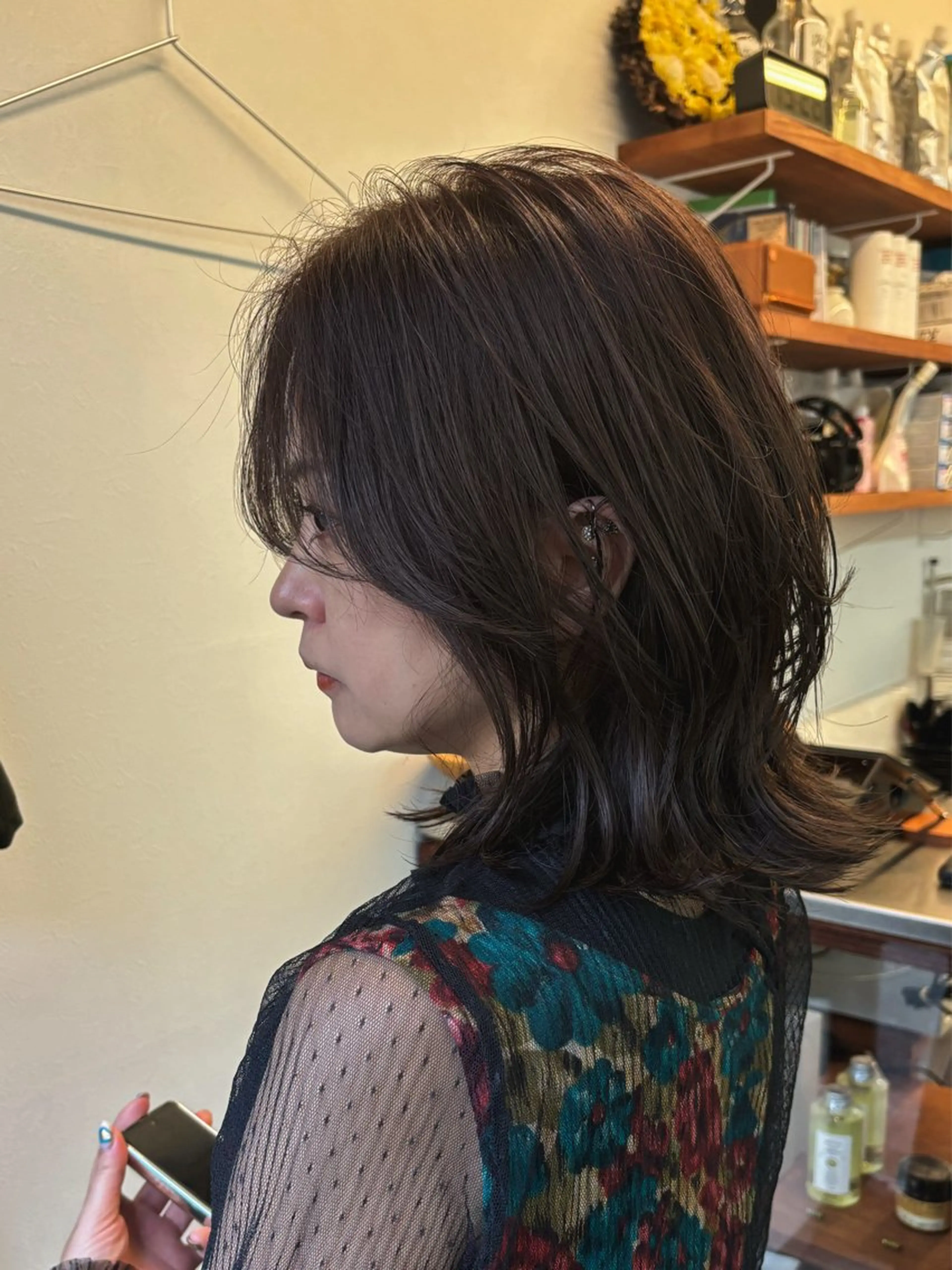 ミディアム ミディアムレイヤー レイヤーカット ウルフカット カット ヘアカラー 千畑/マンツーマン/ 艶髪と透け感のヘアスタイル