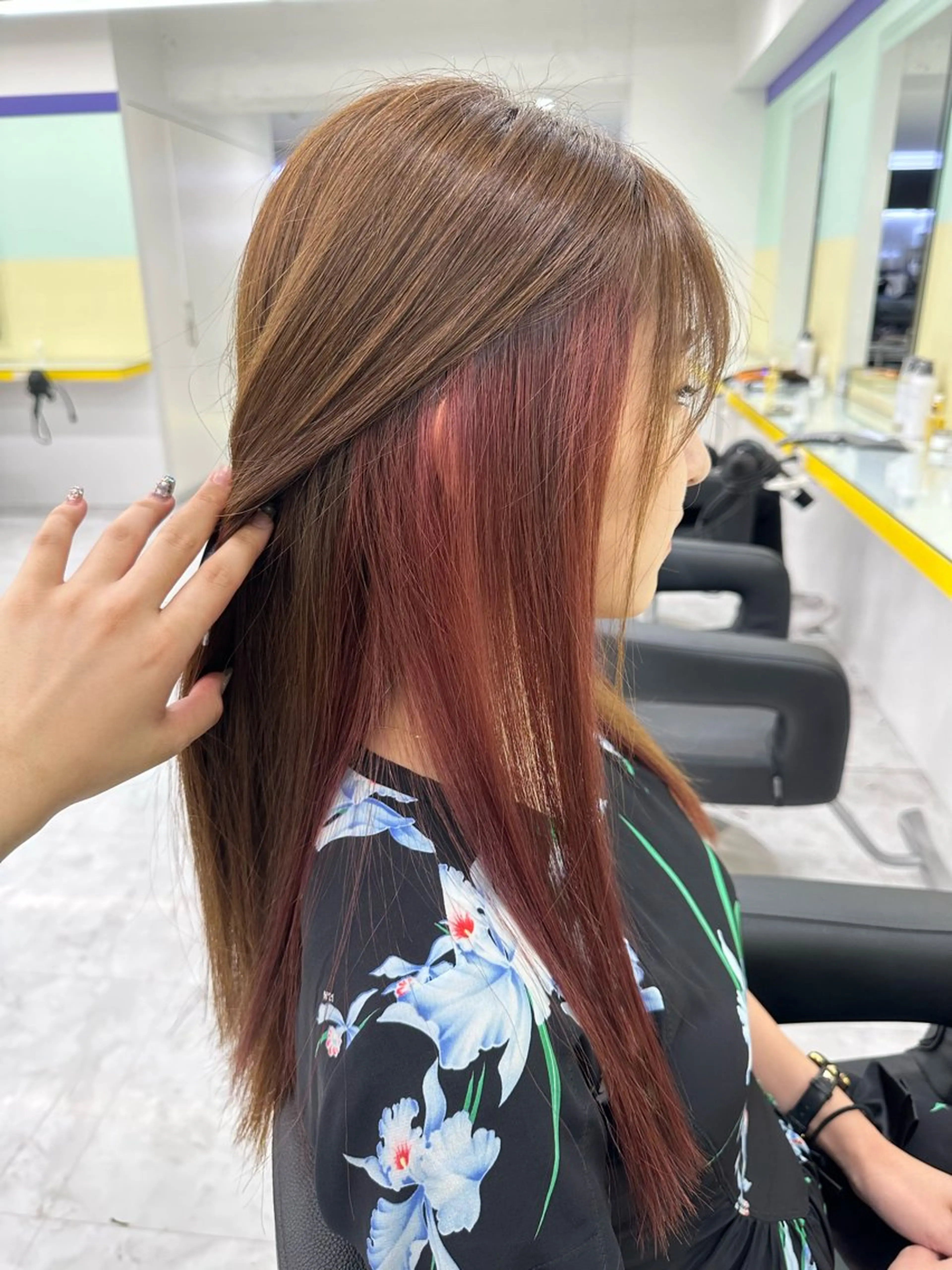 ロング ヘアカラー yuria 🌙のヘアスタイル