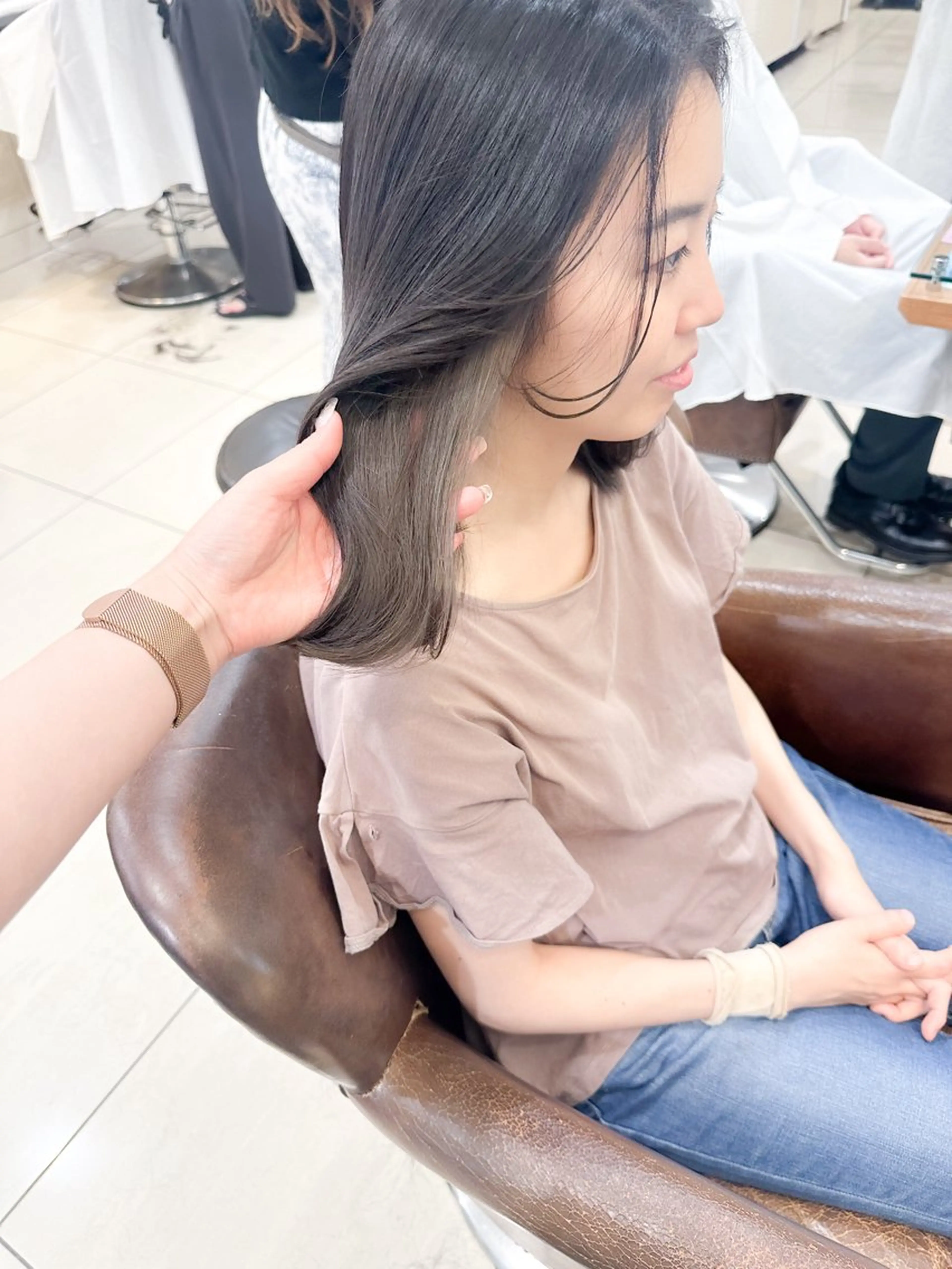 セミロング カラー ダークグレー インナーカラー カット ヘアカラー トリートメント ✨カラー支持No.1 🧸ワキ カナコ🧸のヘアスタイル