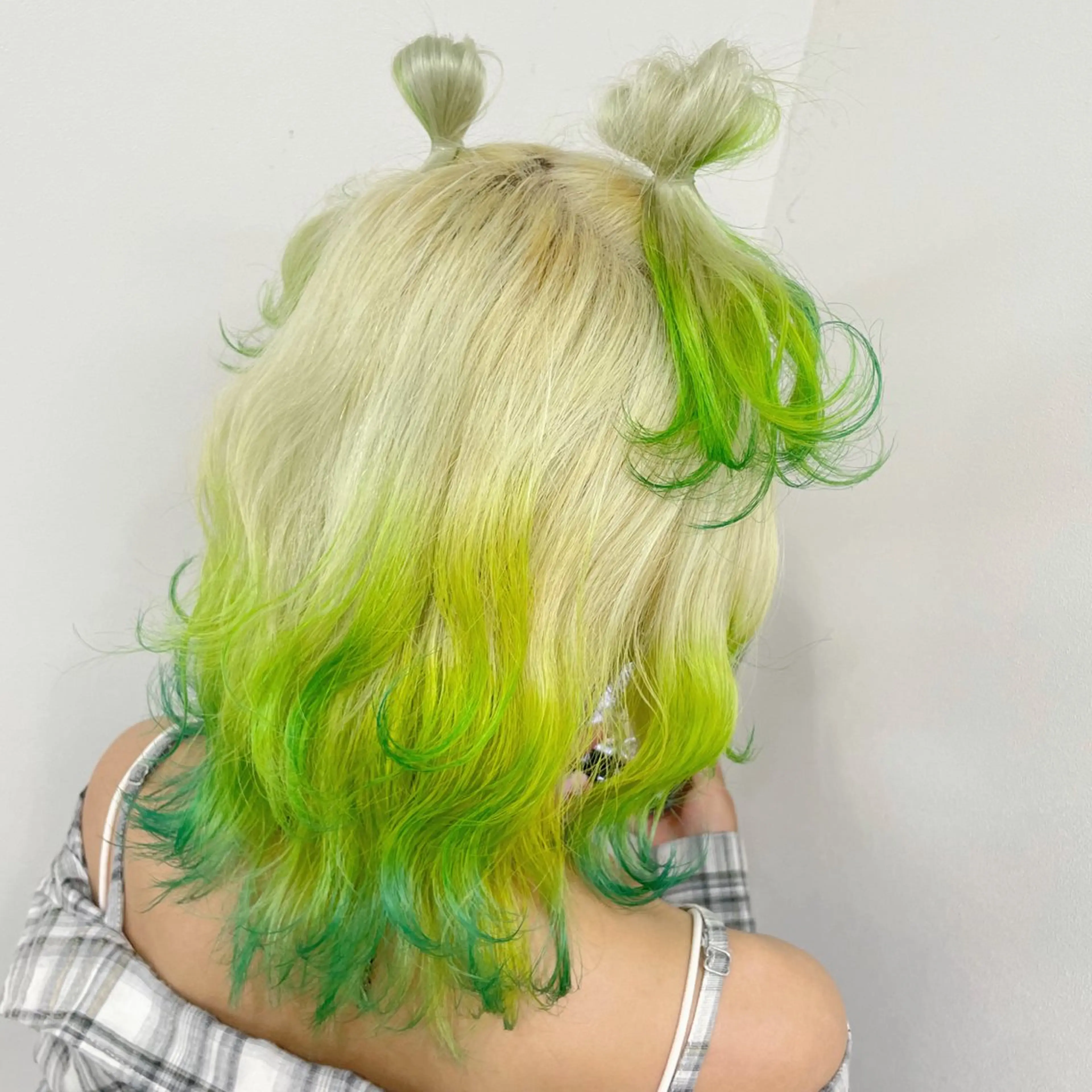 ミディアム カラー ヘアアレンジ 抜きっぱなしブロンド ブロンド 古沢 みづきのヘアスタイル