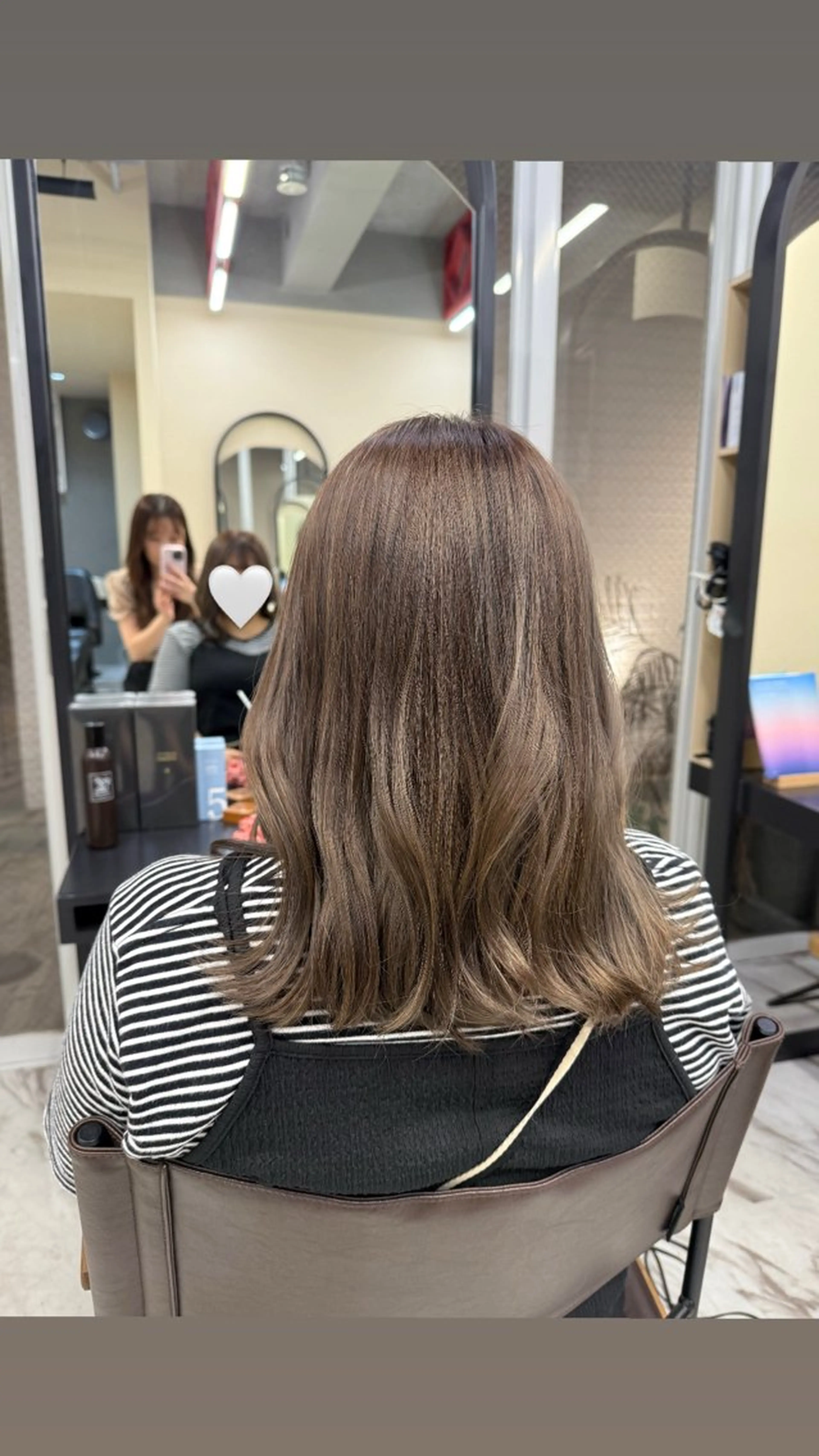 ミディアム カラー GIFT OMOTESANDO所属・秋月 いなのヘアスタイル