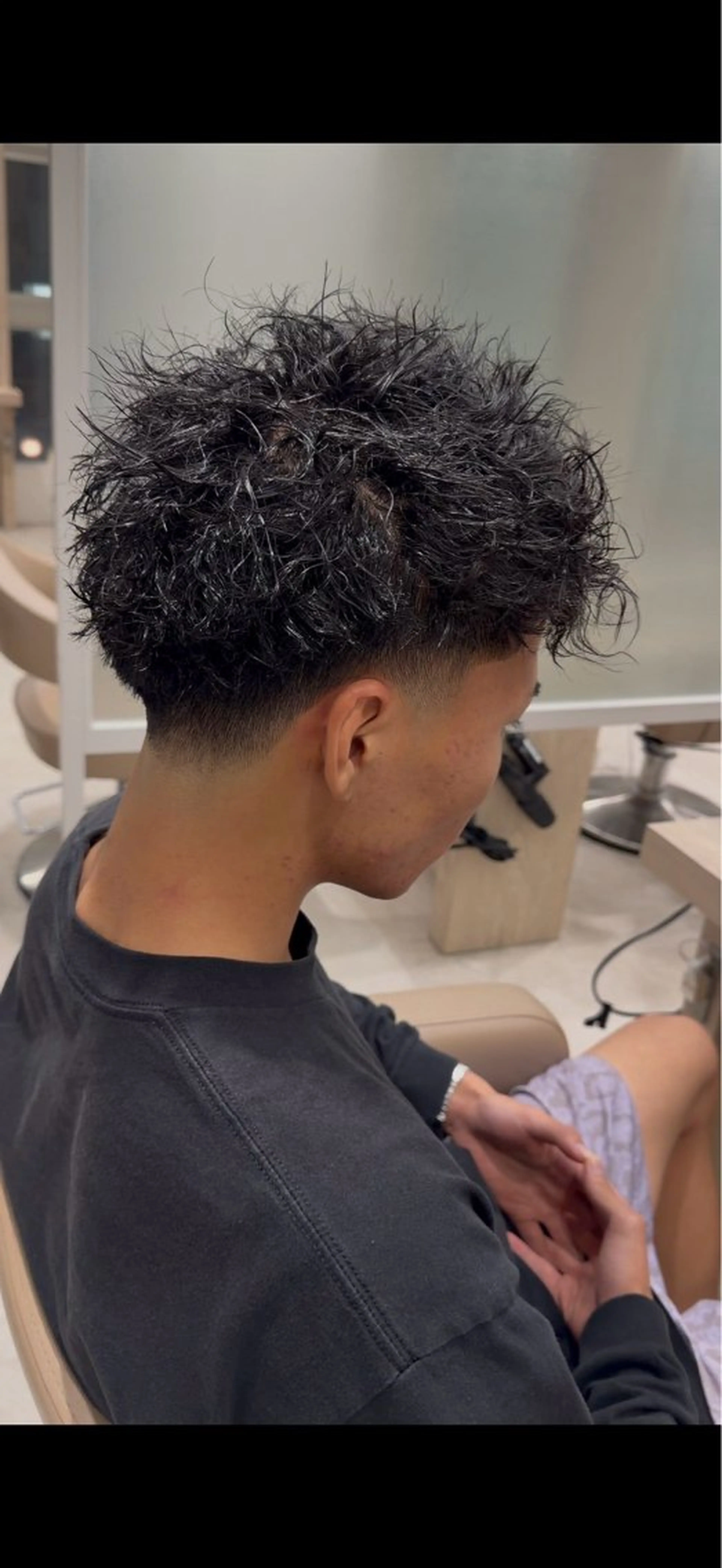 メンズ フェードカット メンズパーマ メンズツイストパーマ ツイストパーマ カット パーマ トリートメント Earth 菊名のヘアスタイル