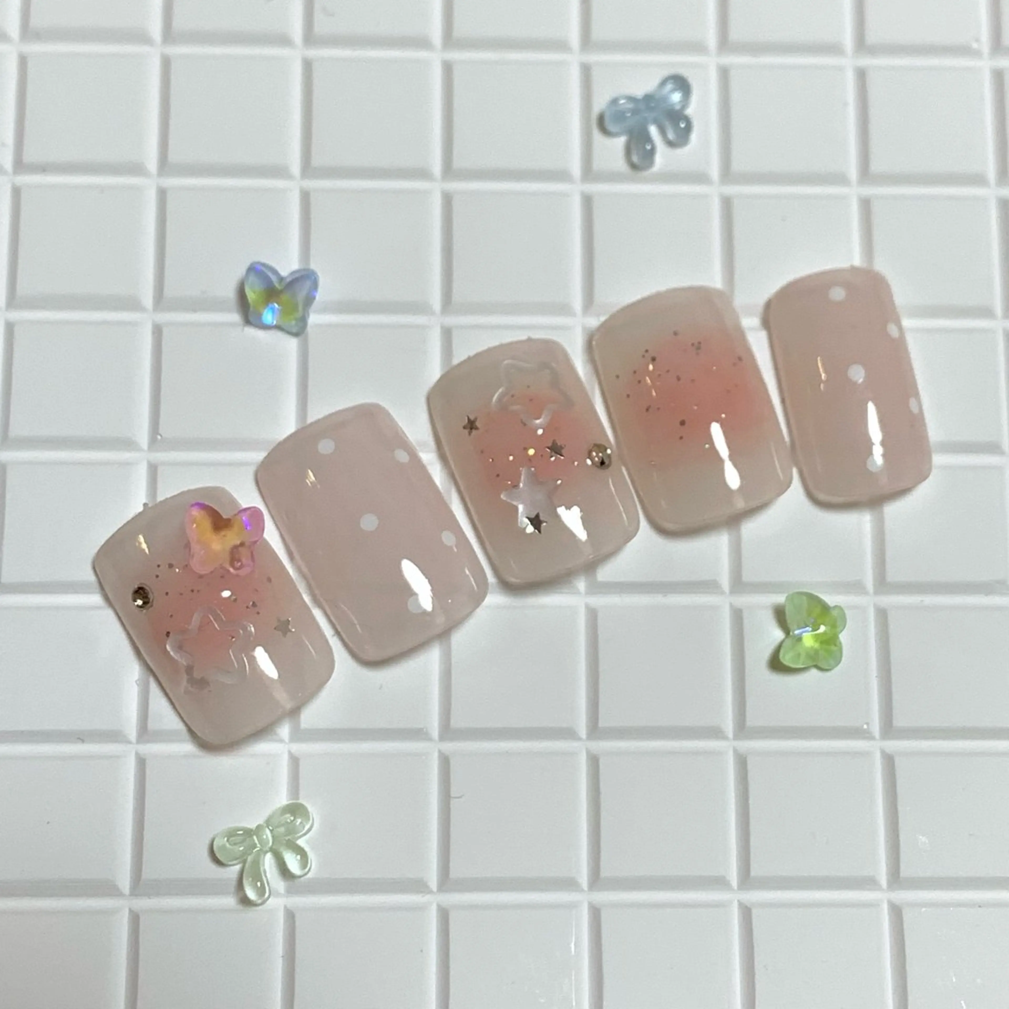 ネイル share salon RURU所属・⭐︎ hiyoriのネイルデザイン
