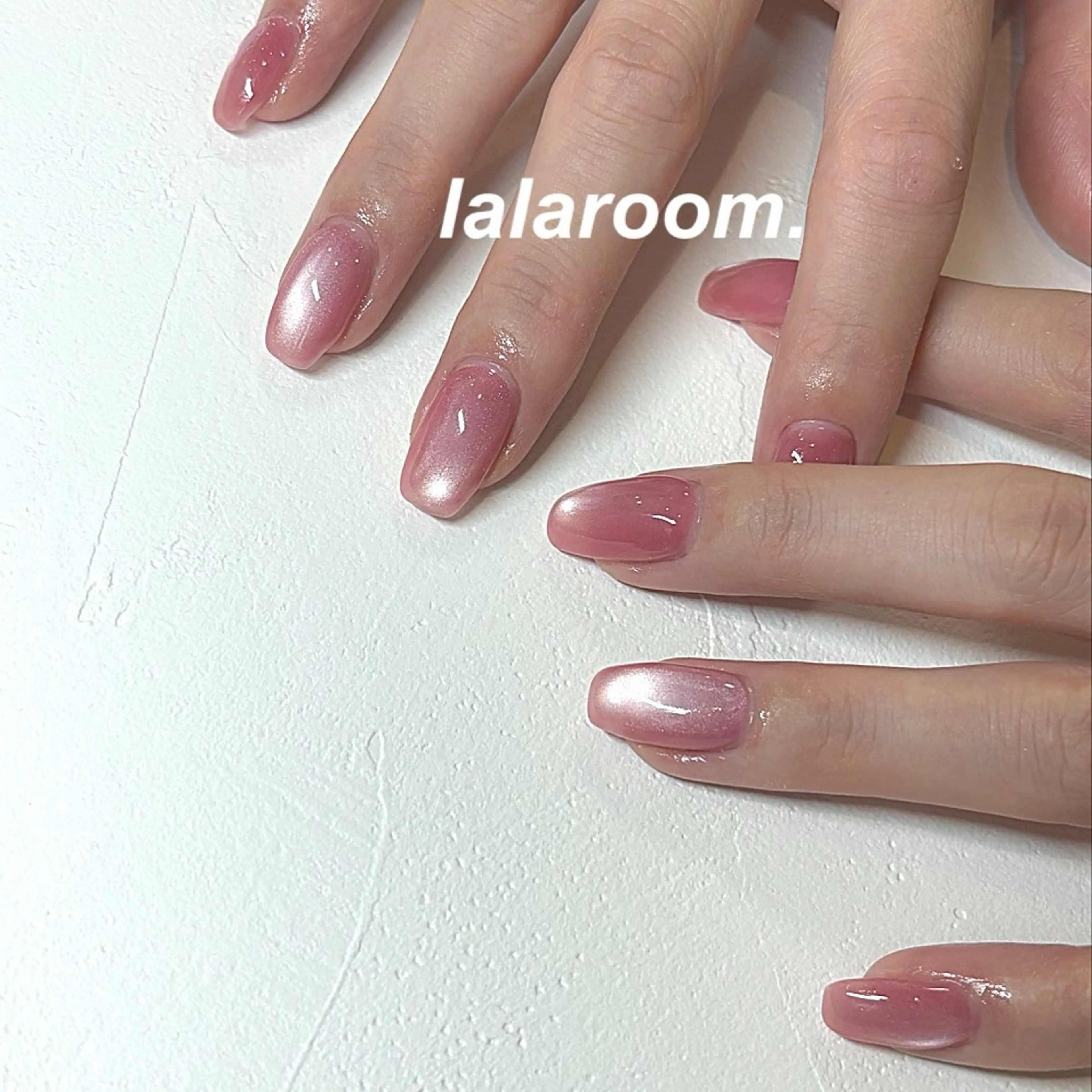 ネイル キラキラネイル マグネットネイル オフィスネイル ワンカラーネイル シンプルネイル lala room.のネイルデザイン