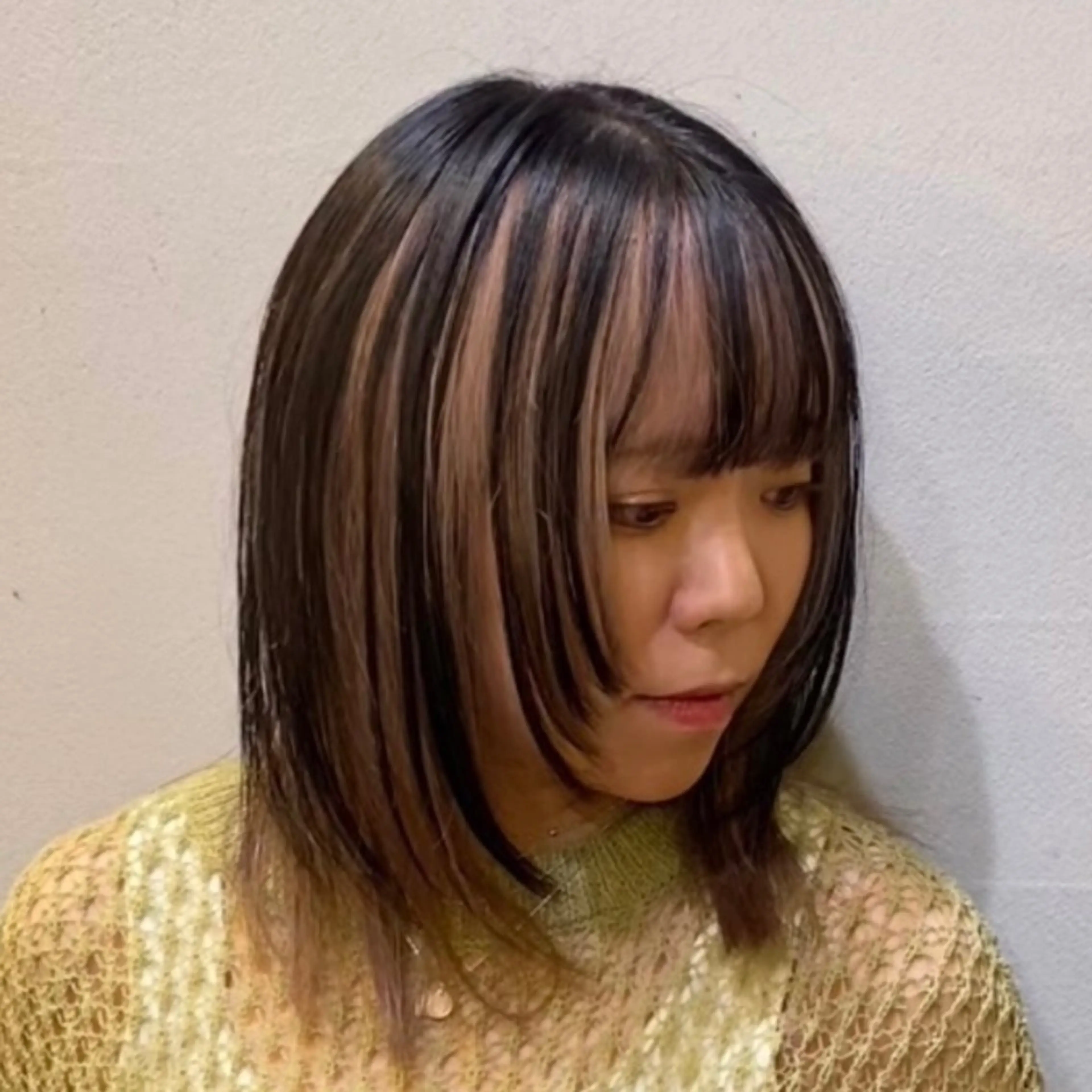 セミロング カラー ベージュカラー ブリーチ デザインカラー 複雑履歴修正 TAKEのヘアスタイル