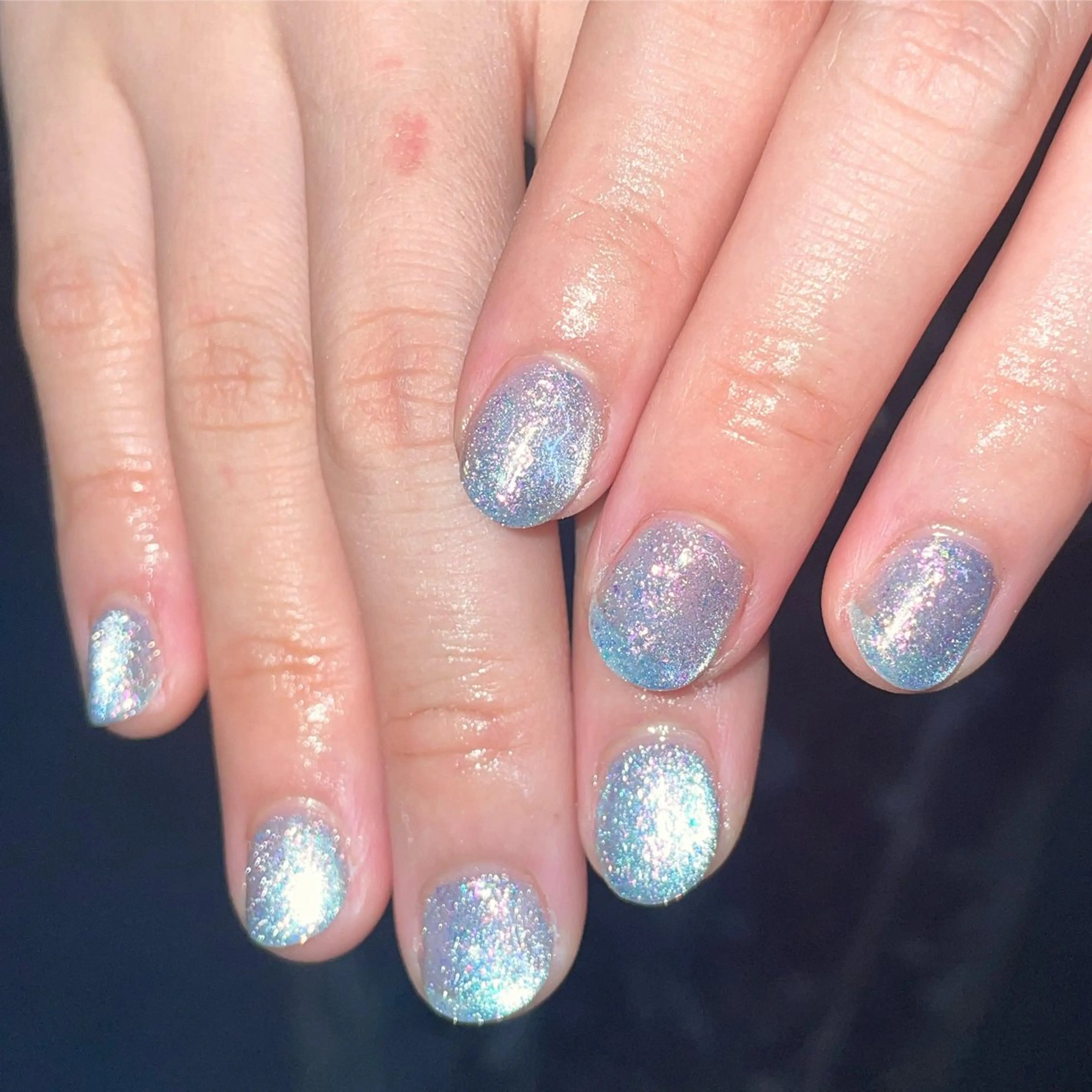 ネイル キラキラネイル 水色 マグネットネイル シンプルネイル 夏ネイル ハンドネイル ハンドケア 🎀NAIL🎀 AI🪄︎︎◝✩のネイルデザイン