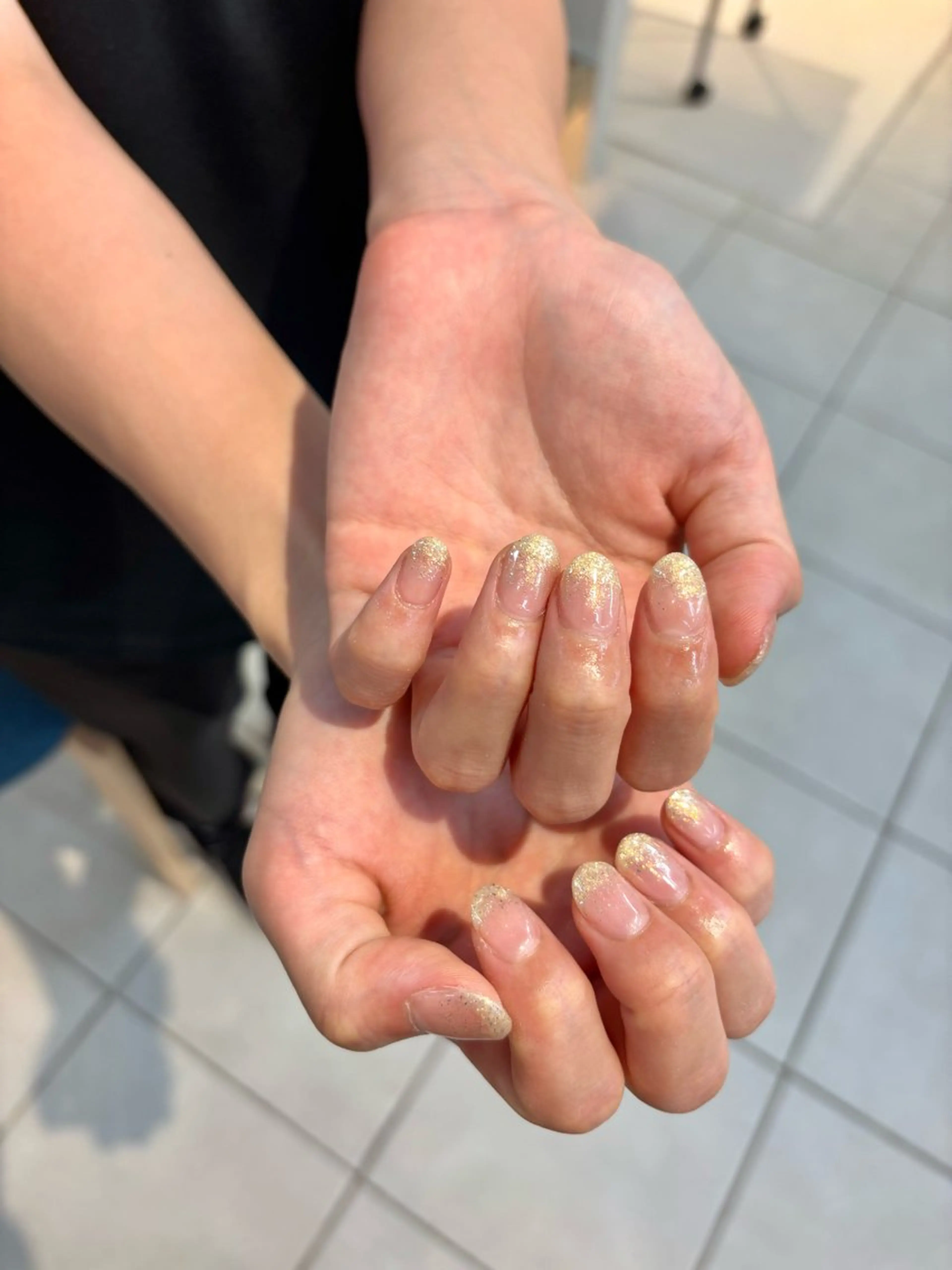 ネイル ゴールド グラデーション ラメ(グリッター) ラメグラデーション saki nail9のネイルデザイン